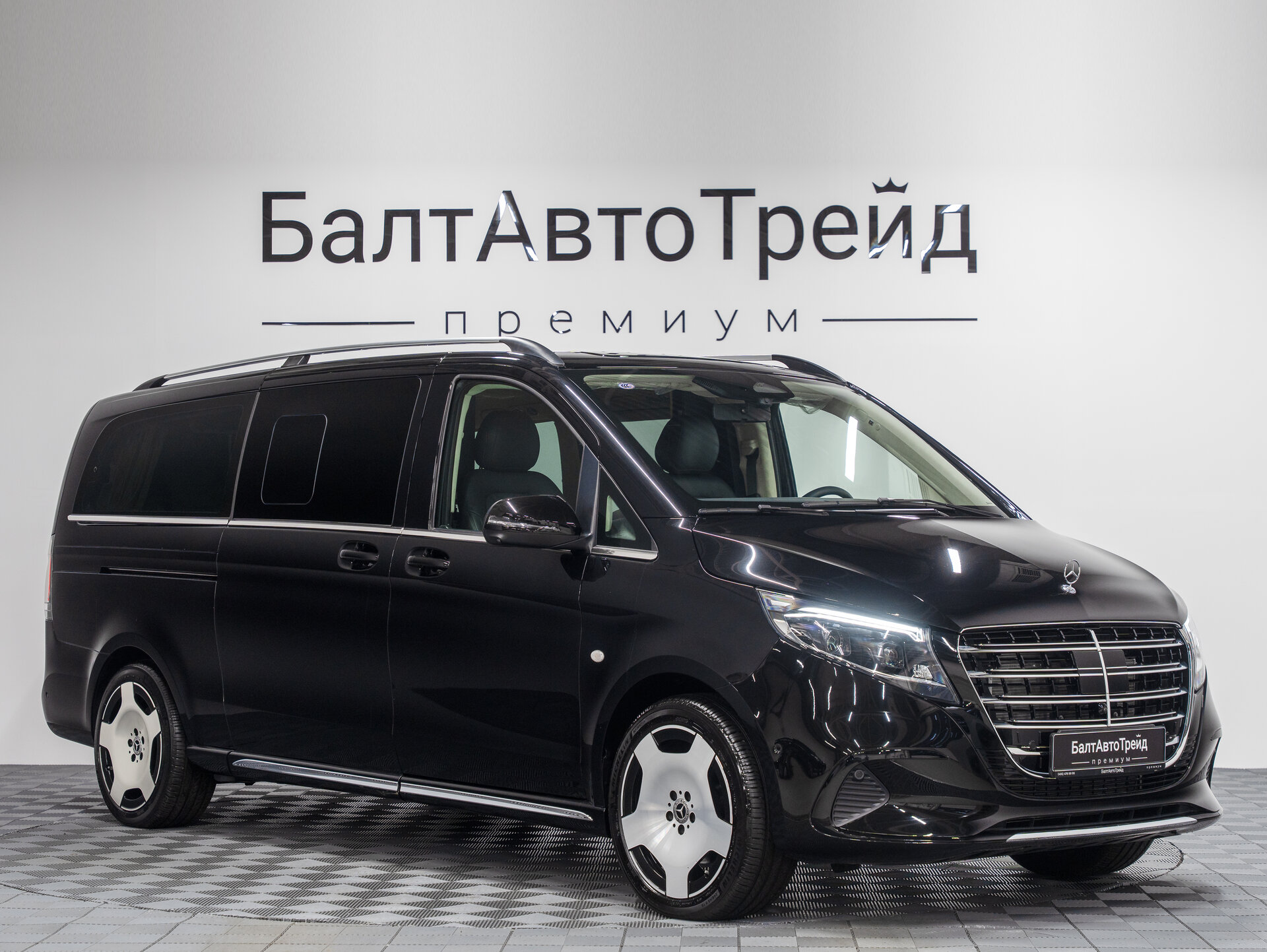 Автомобиль Mercedes-Benz V-Класс 300 экстра длинный 2.0 AT (231 л.с.) - 10