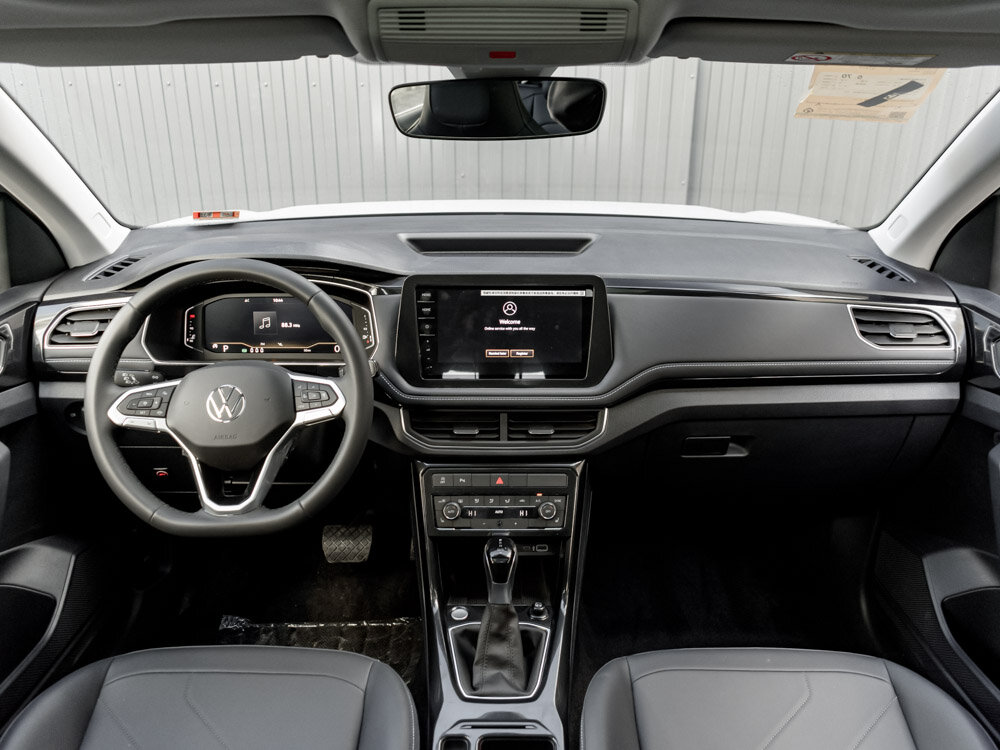 Купить Volkswagen Tharu XR 300 TSI 1.5 AMT (160 л.с.), 2025 в Екатеренбурге