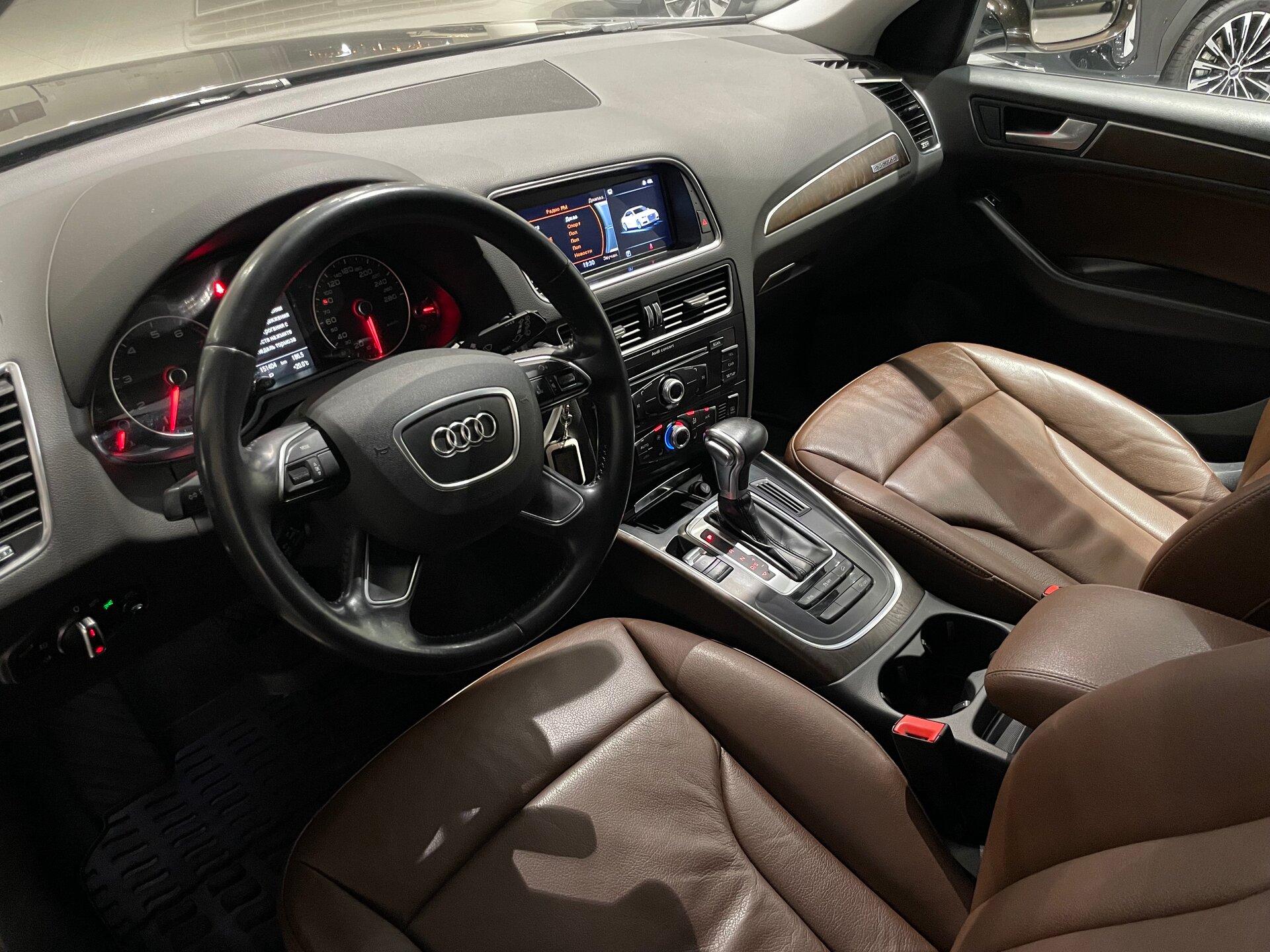 Автомобиль Audi Q5 2.0 AT (230 л.с.) 4WD - 7