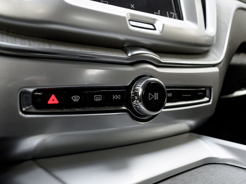 Купить Volvo XC60 2.0 AT (249 л.с.) 4WD, 2018 в Екатеренбурге