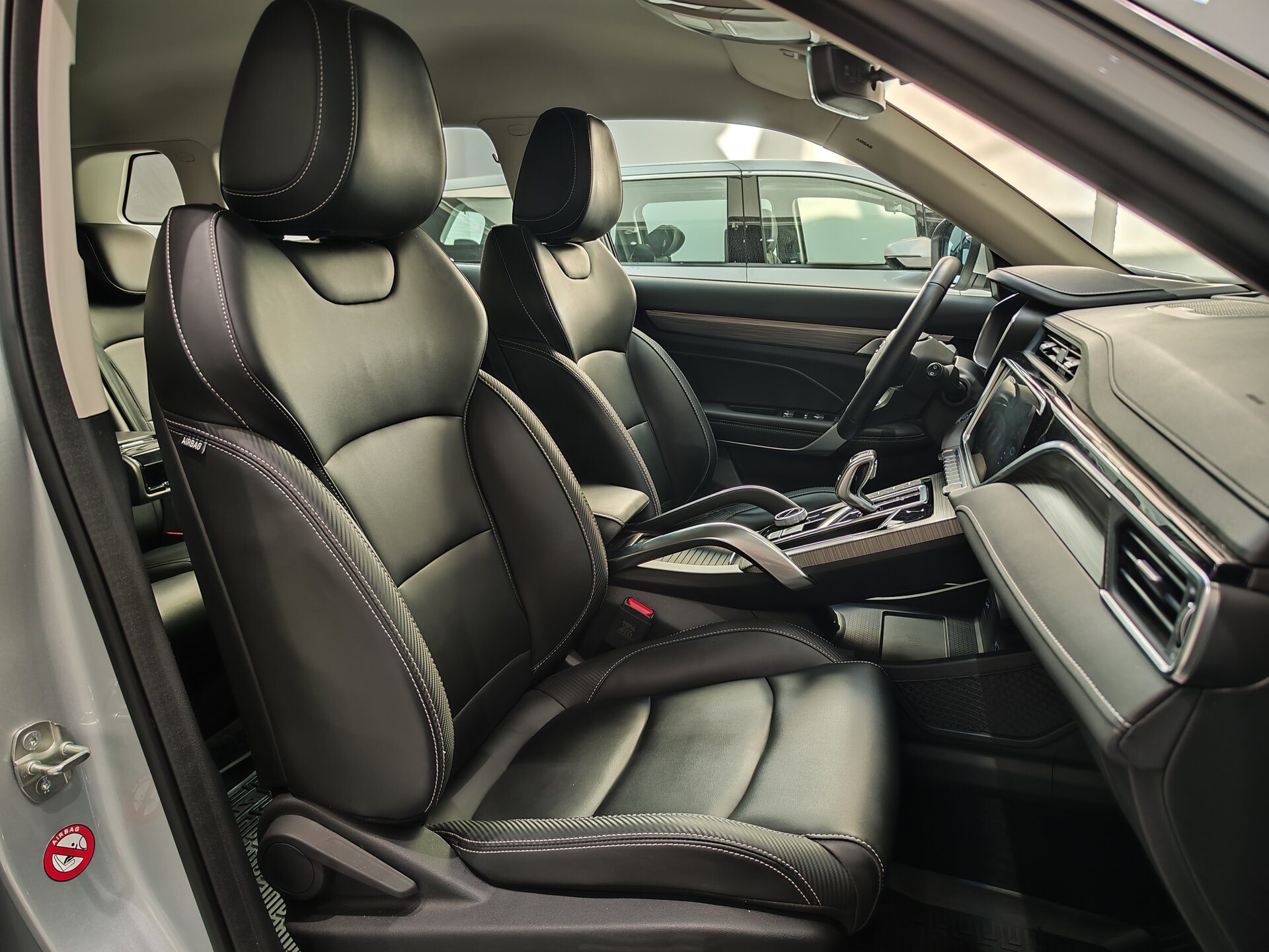 Автомобиль Geely Atlas Pro 1.5 AMT (177 л.с.) 4WD - 12
