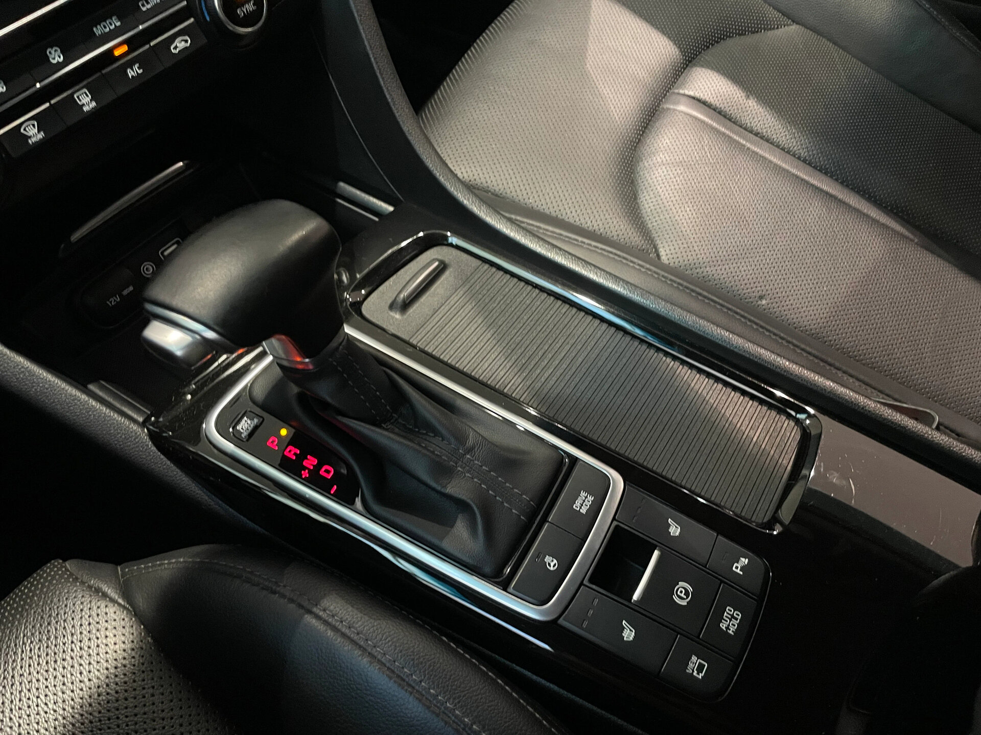 Автомобиль Kia Optima 2.4 AT (188 л.с.) - 17