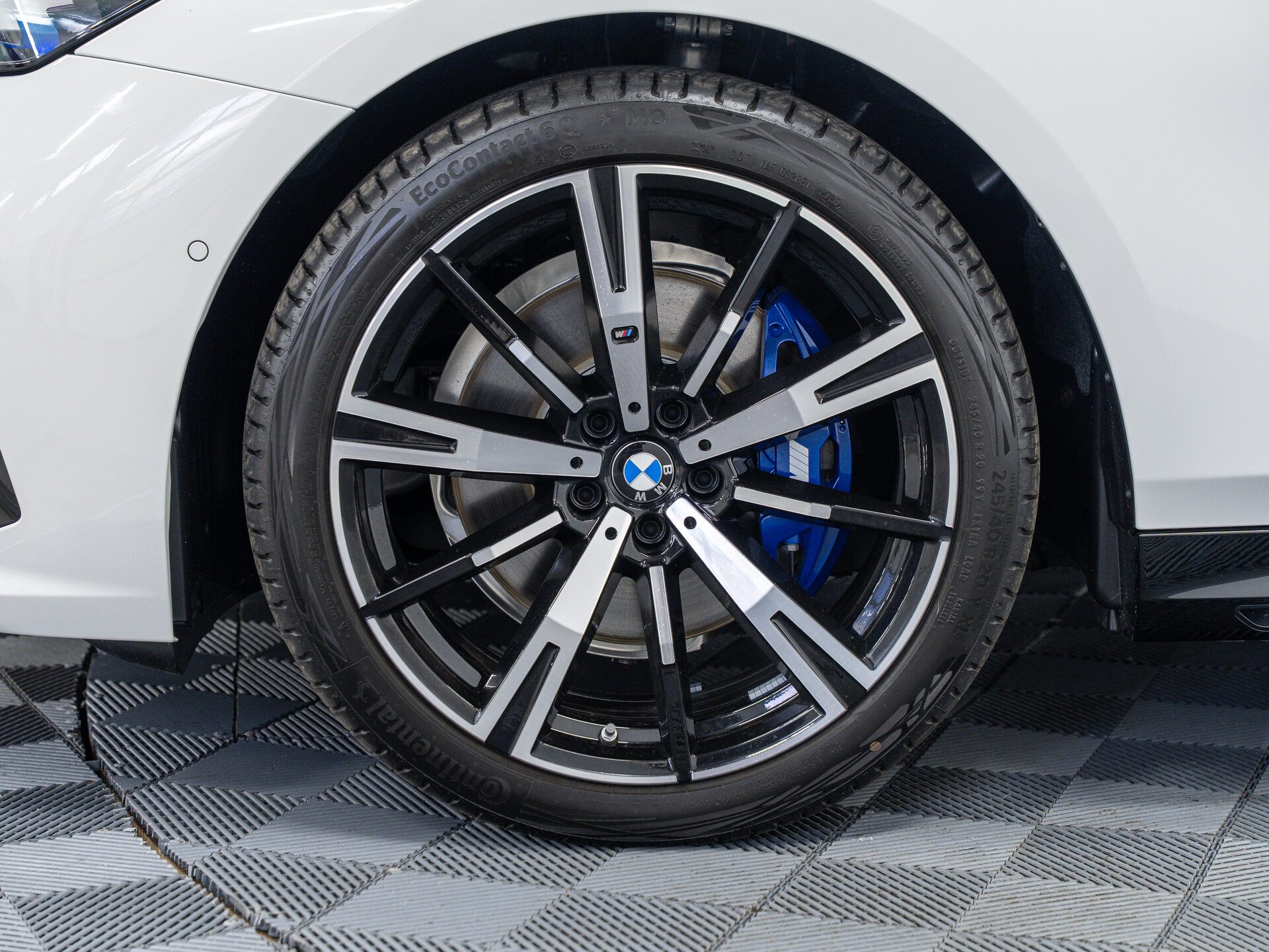 Автомобиль BMW 5 серии 530i xDrive 2.0 AT (258 л.с.) 4WD - 3