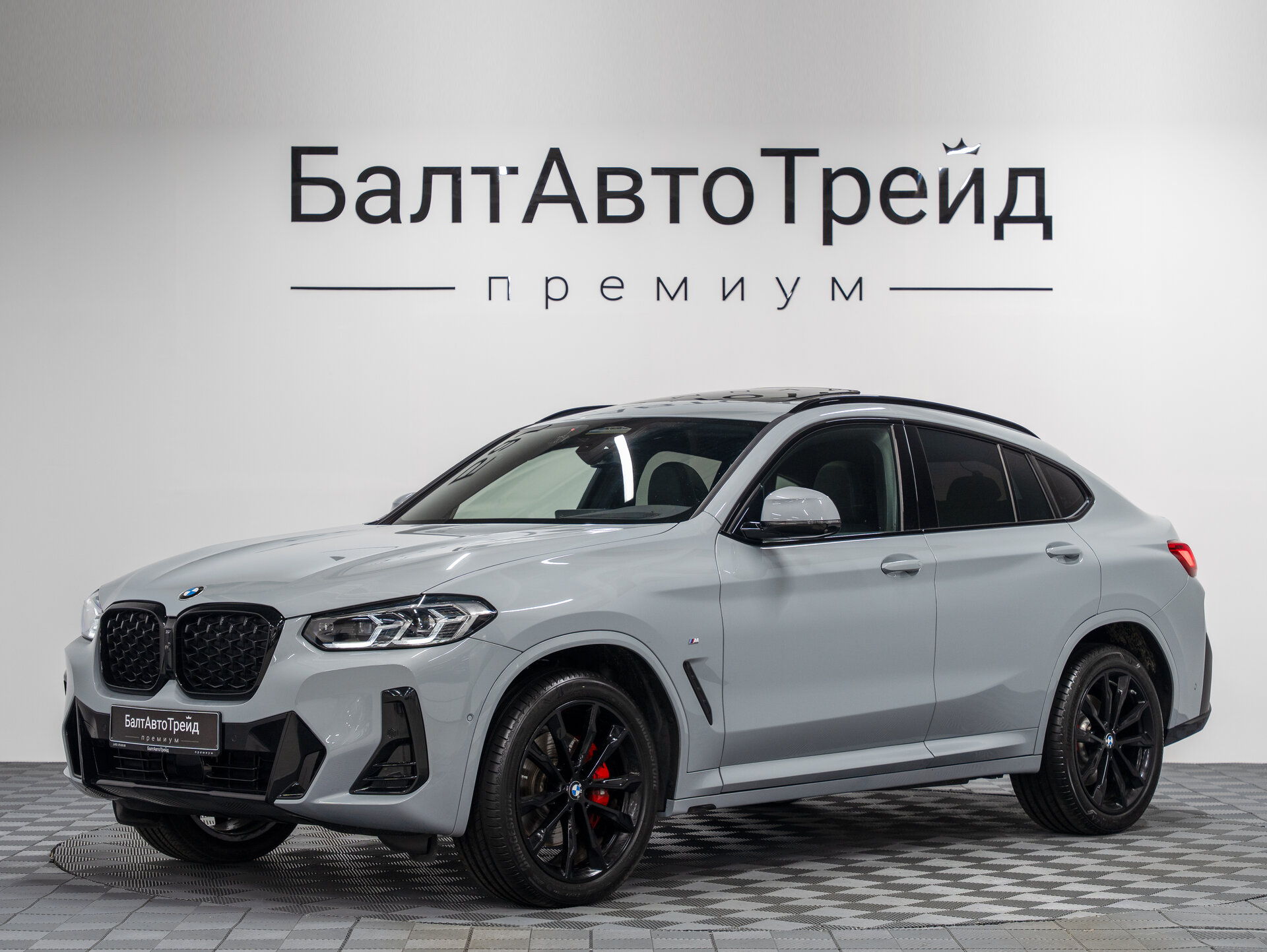Автомобиль BMW X4 20i 2.0 AT (184 л.с.) 4WD - 1