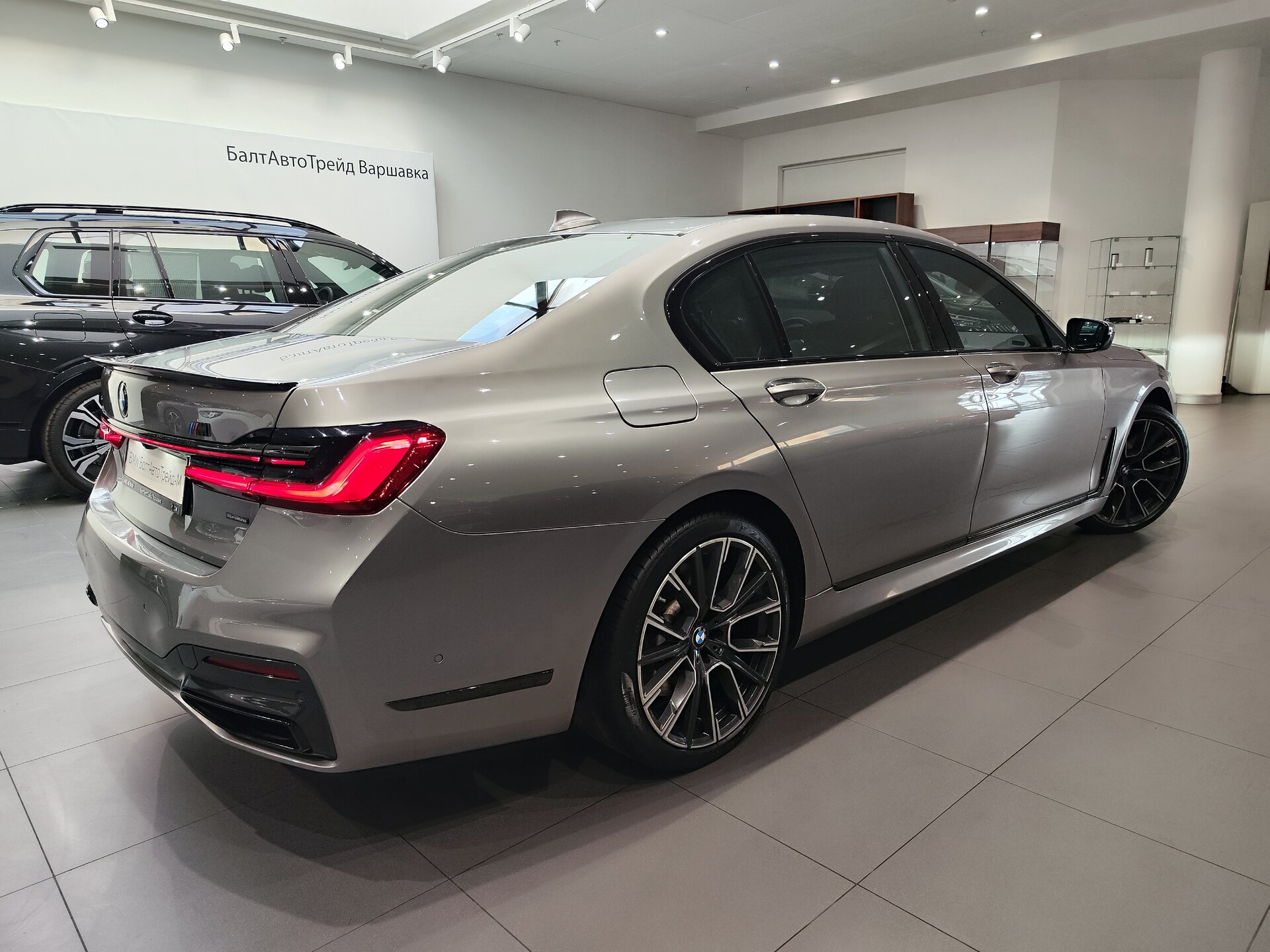 Автомобиль BMW 7 серии 730Ld xDrive 3.0d AT (249 л.с.) 4WD - 6