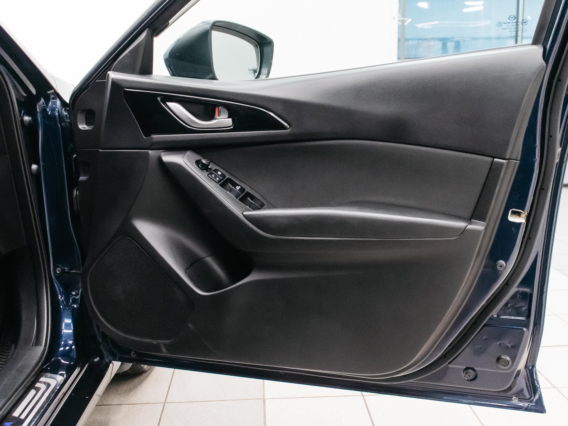Mazda Axela 2015 9