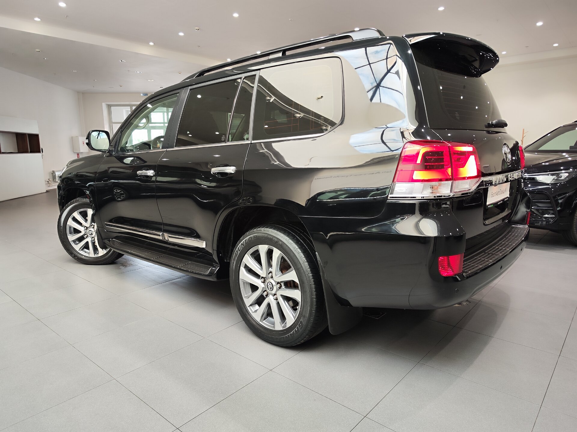 Автомобиль Toyota Land Cruiser 4.5d AT (249 л.с.) 4WD - 4