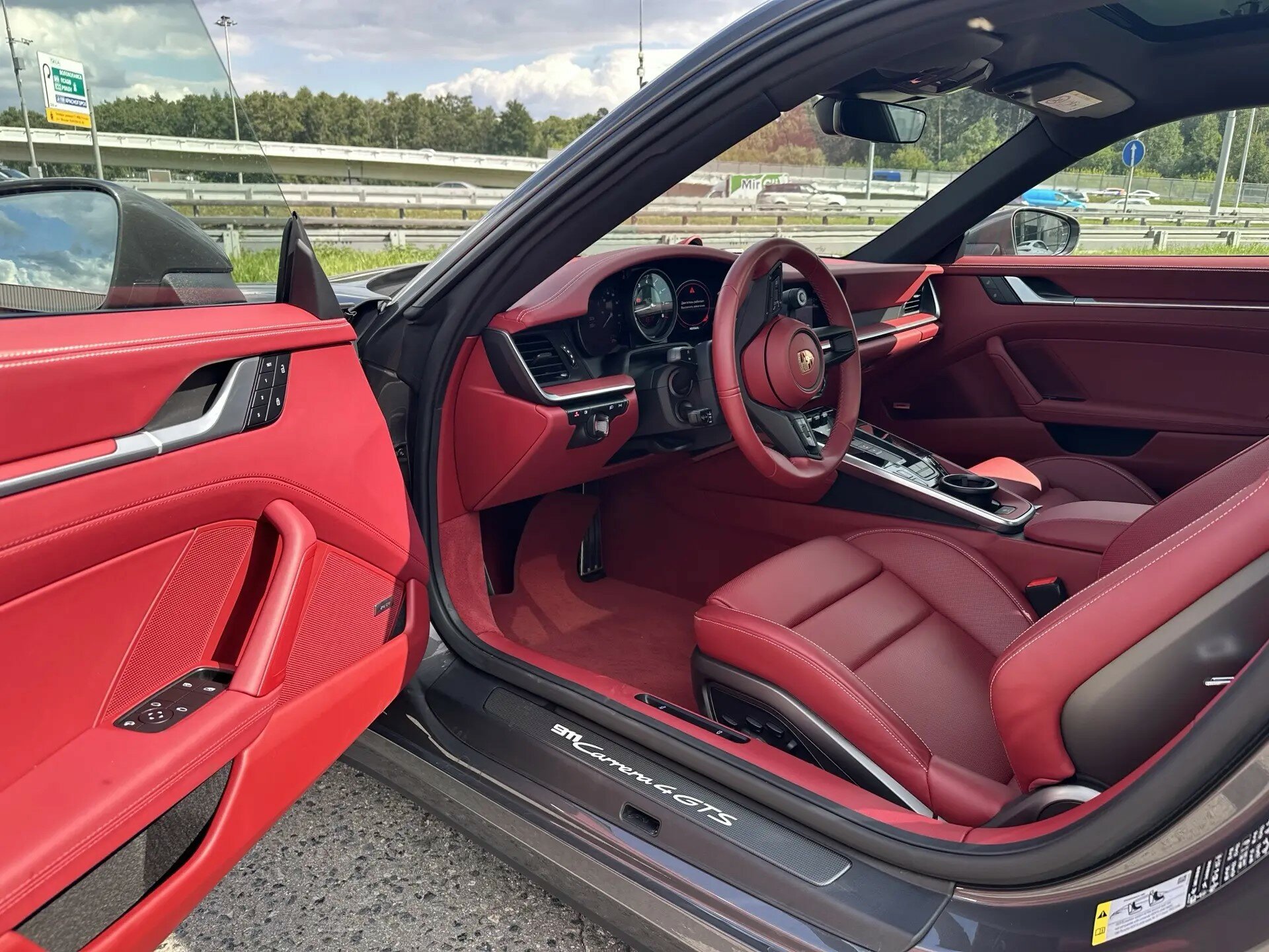 Автомобиль Porsche 911 Carrera 4 GTS 3.0 AMT (480 л.с.) 4WD - 12