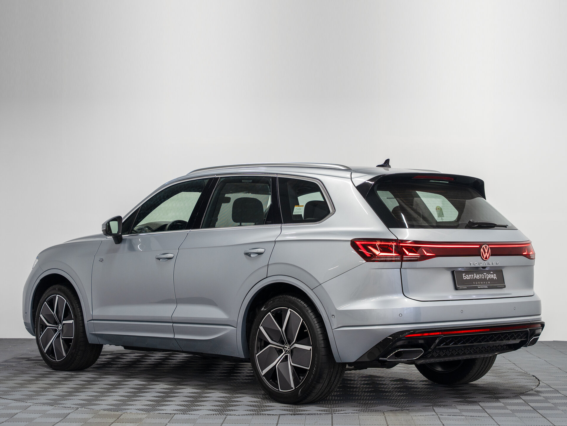 Автомобиль Volkswagen Touareg 3.0d AT (286 л.с.) 4WD - 9
