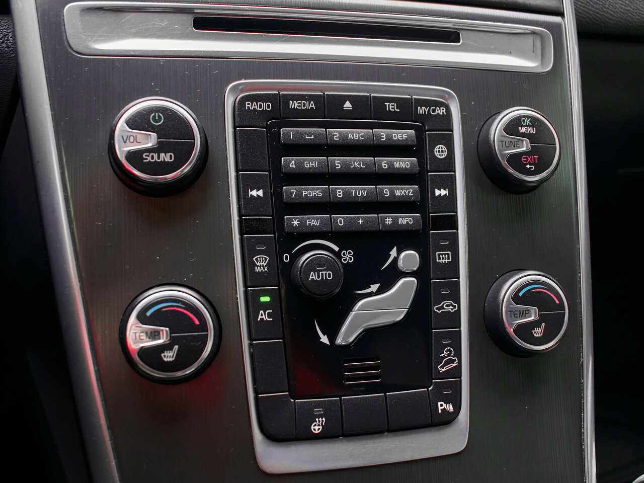 Купить Volvo XC60 2.4d AT (181 л.с.) 4WD, 2014 в Екатеренбурге
