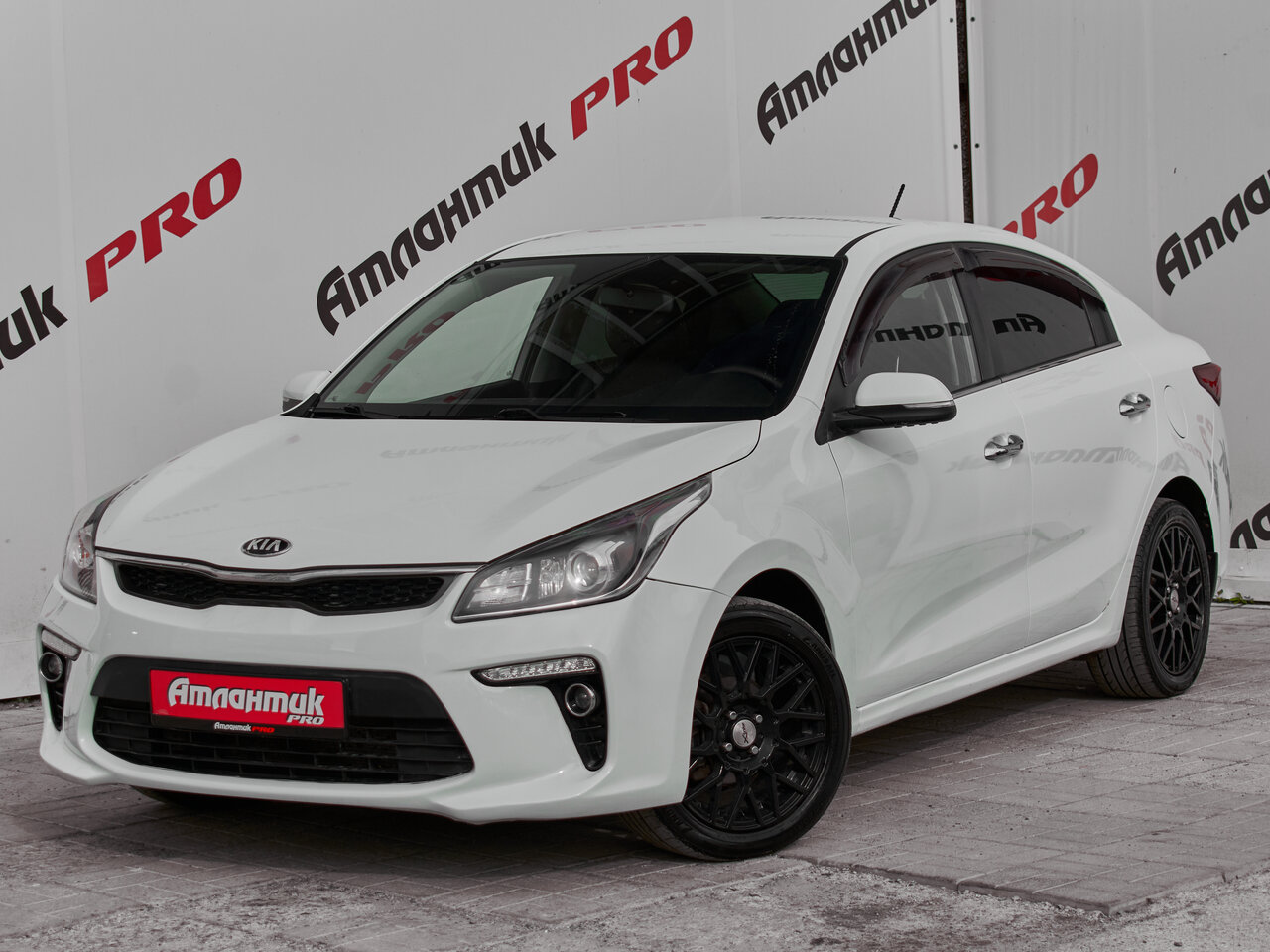 Купить Kia Rio 1.6 AT (123 л.с.), 2017 в Екатеренбурге