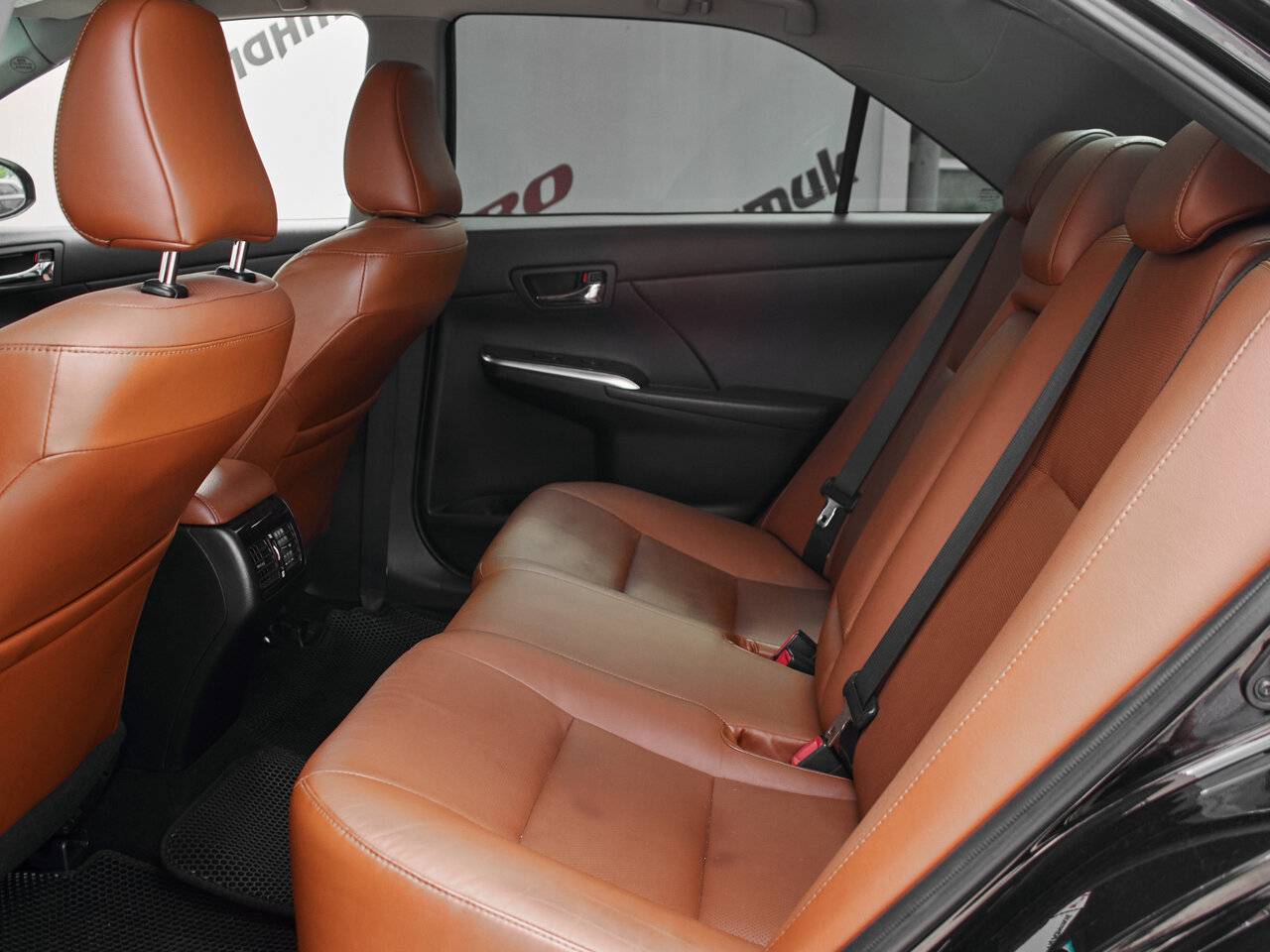Купить Toyota Camry 2.5 AT (181 л.с.), 2016 в Екатеренбурге