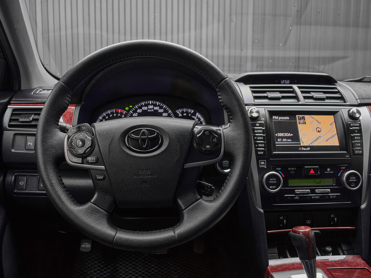 Купить Toyota Camry 3.5 AT (249 л.с.), 2013 в Екатеренбурге