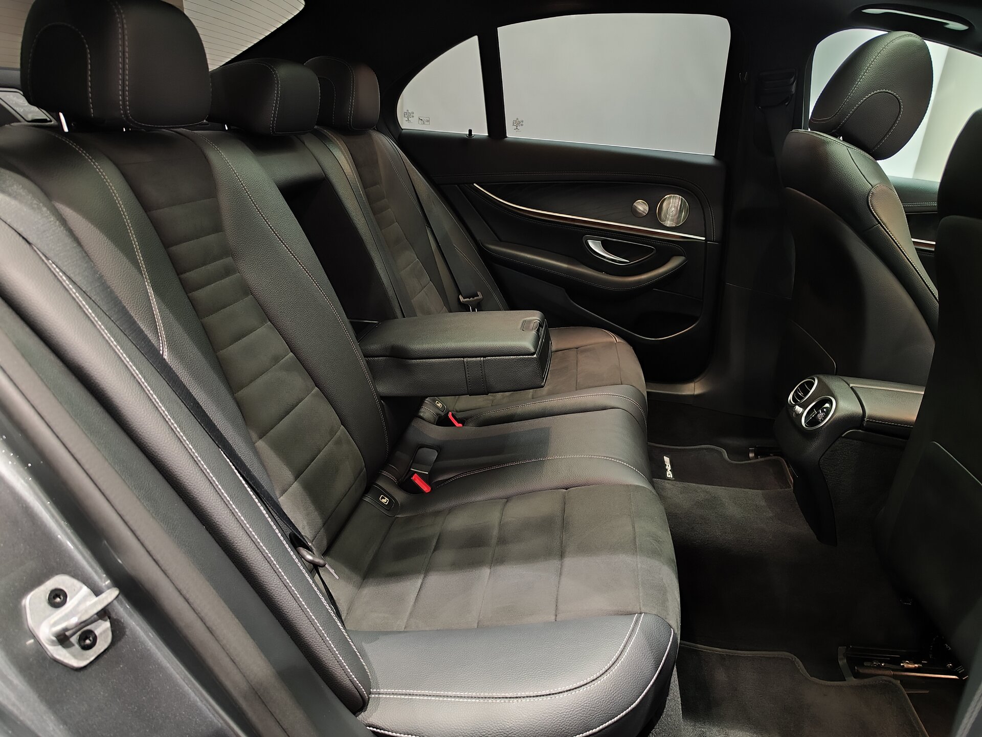 Автомобиль Mercedes-Benz E-Класс 350 d 2.9d AT (249 л.с.) 4WD - 11