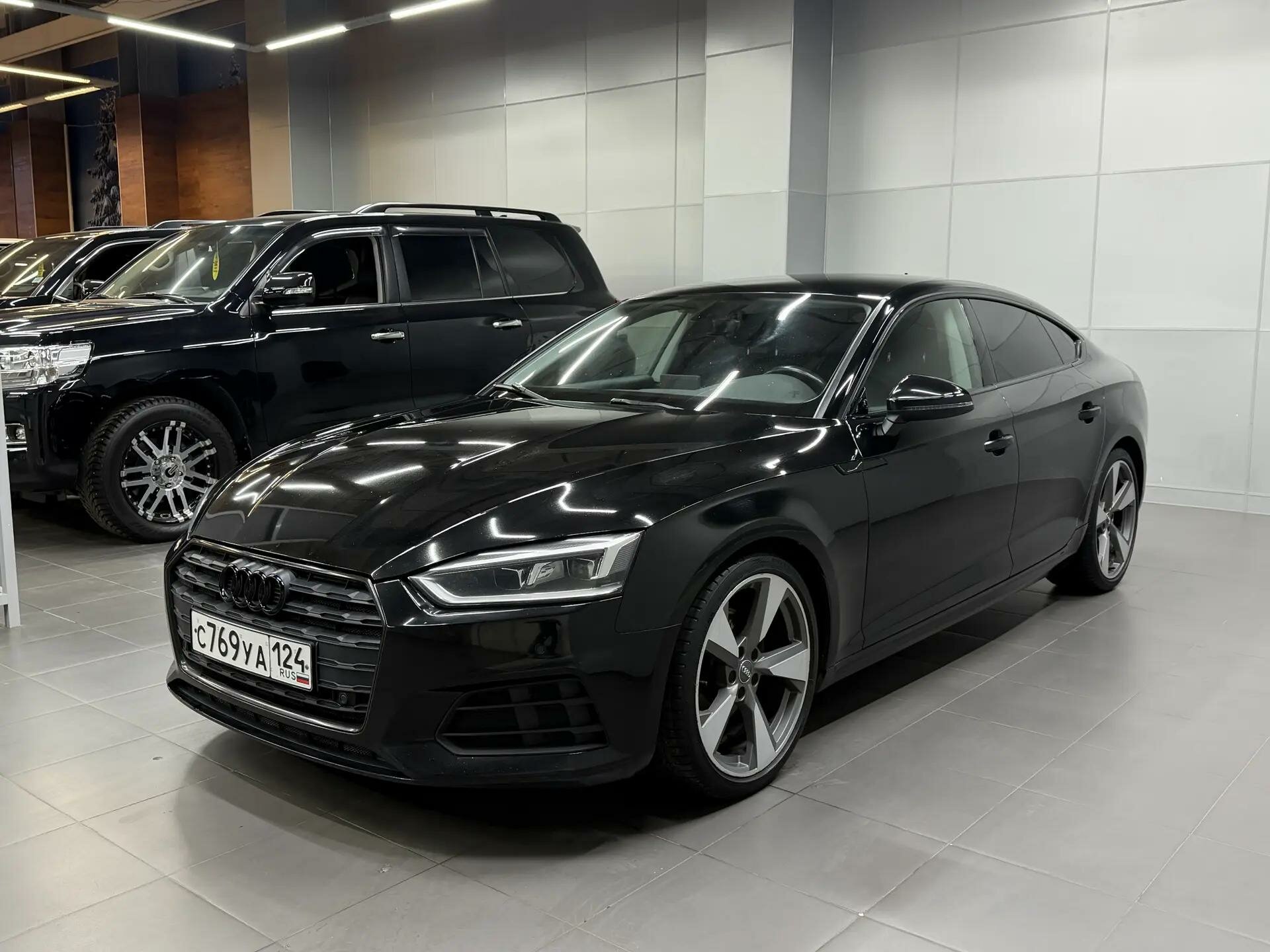 Audi A5 — фото 1