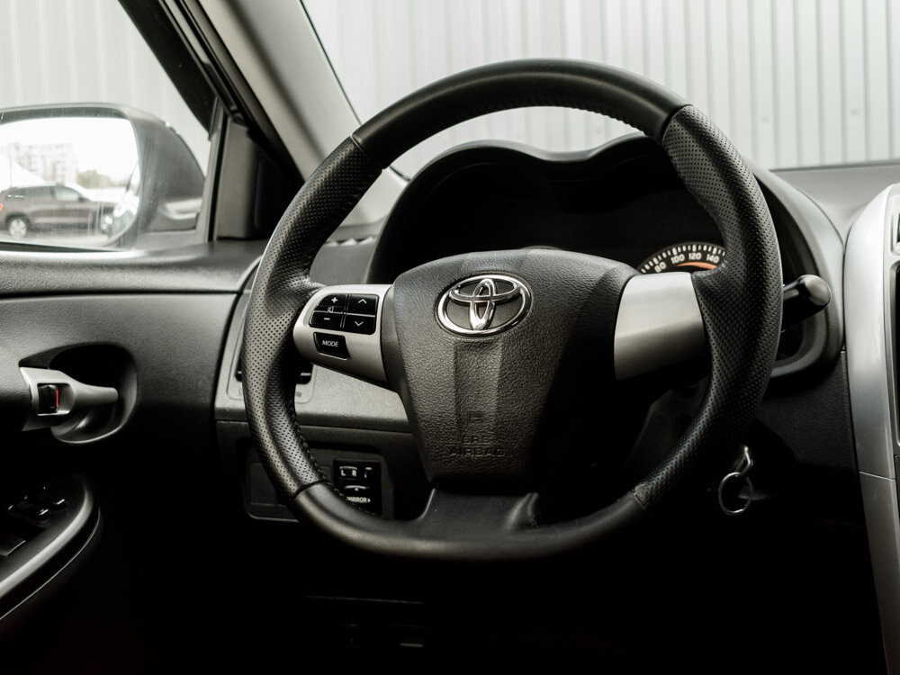 Купить Toyota Corolla 1.6 AT (124 л.с.), 2011 в Екатеренбурге