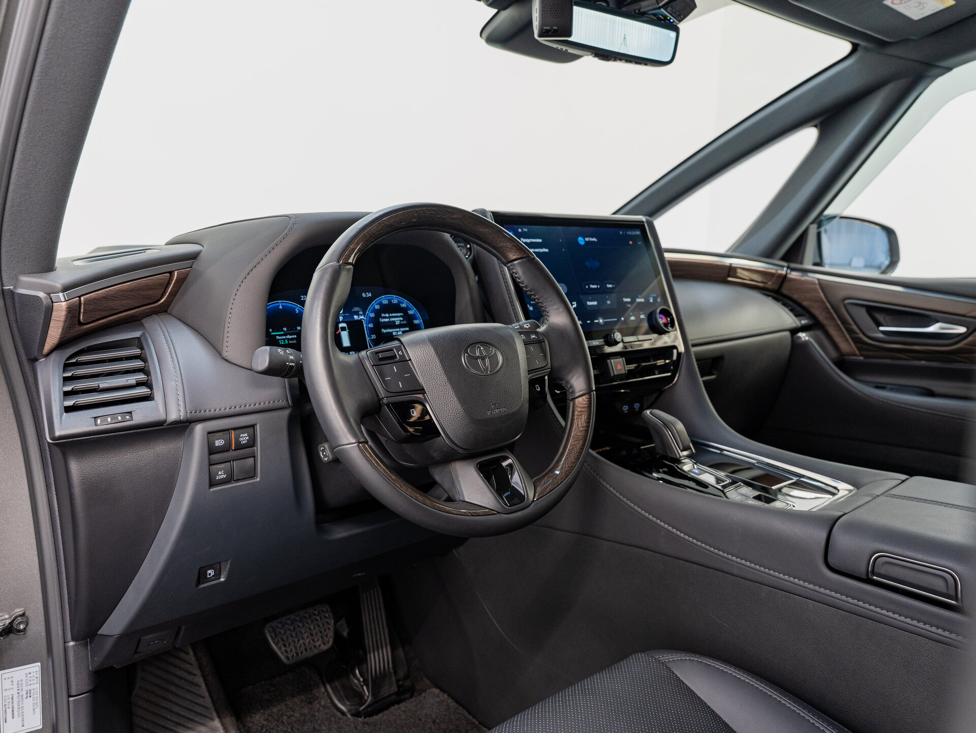 Автомобиль Toyota Alphard 2.5hyb CVT (190 л.с.) 4WD - 9