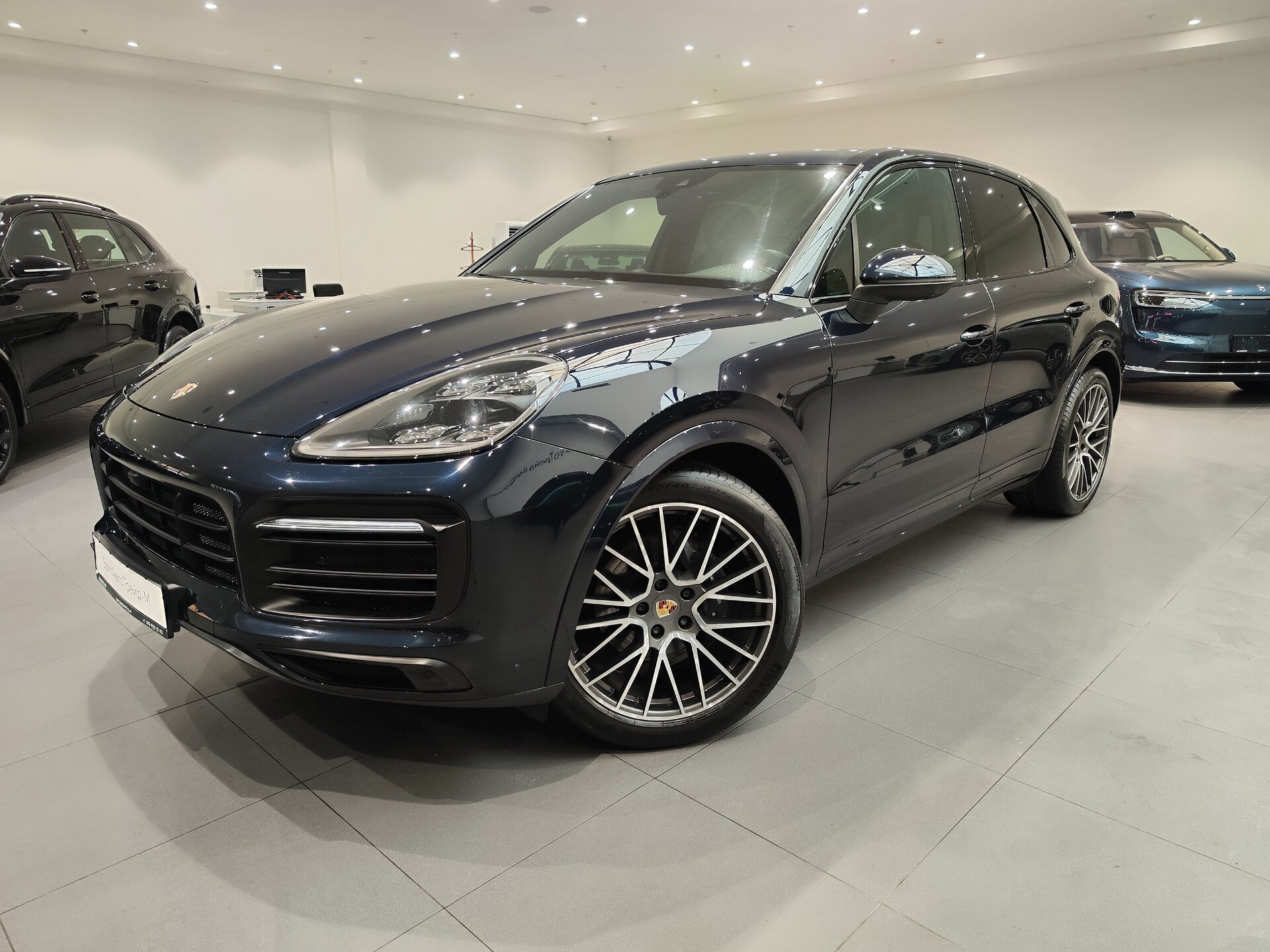 Автомобиль Porsche Cayenne 3.0 AT (340 л.с.) 4WD - 1