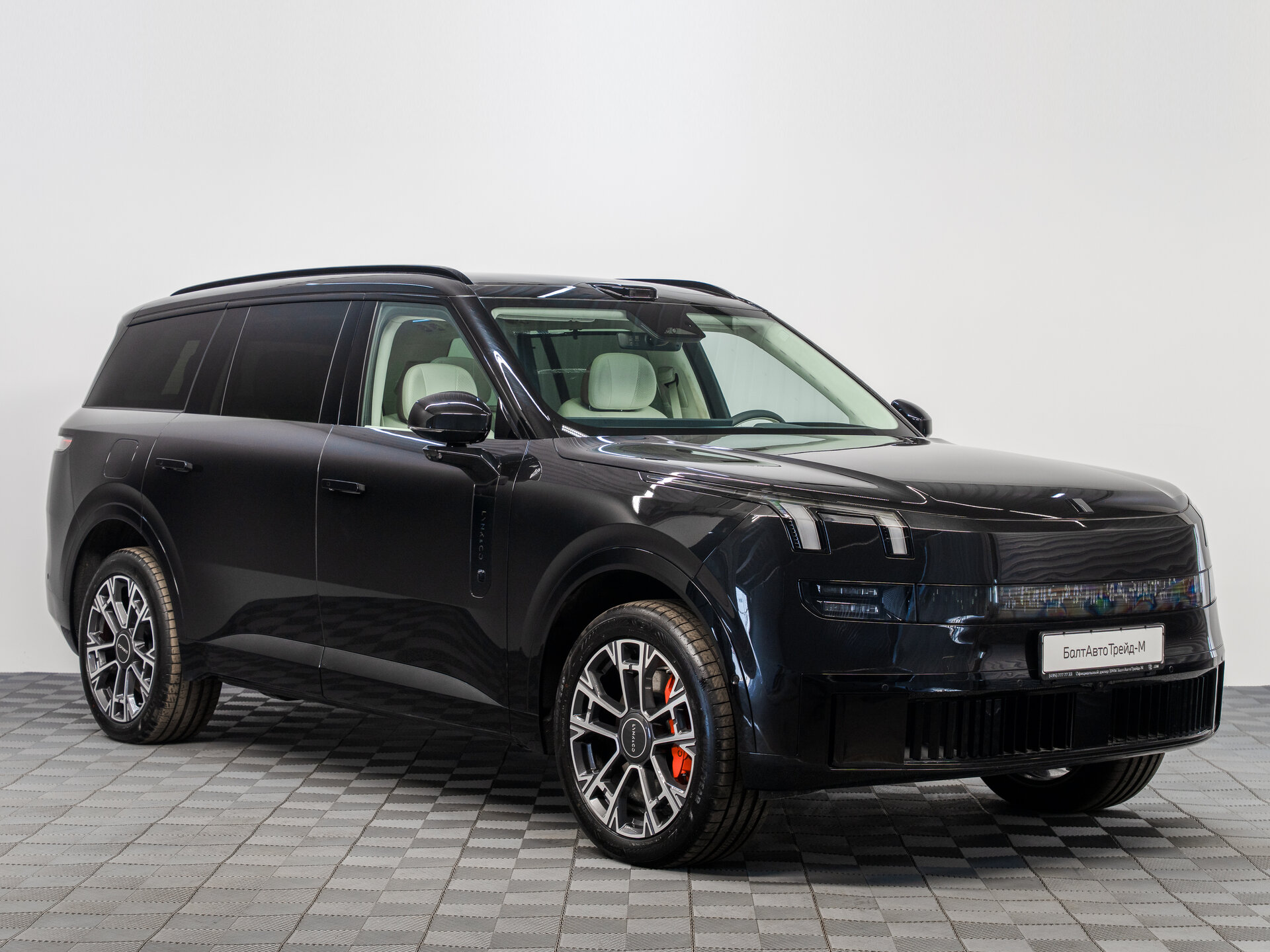 Автомобиль Lynk & Co 900 2.0hyb AT (734 л.с.) 4WD - 3