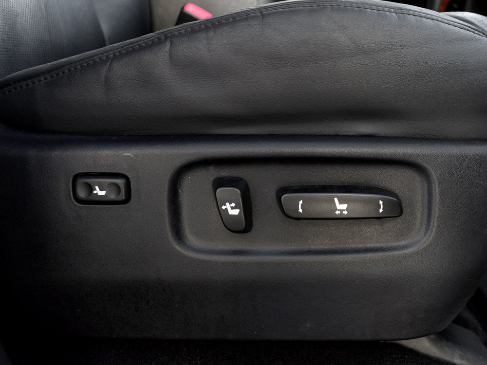 Купить Lexus LX 570 5.7 AT (367 л.с.) 4WD, 2011 в Екатеренбурге