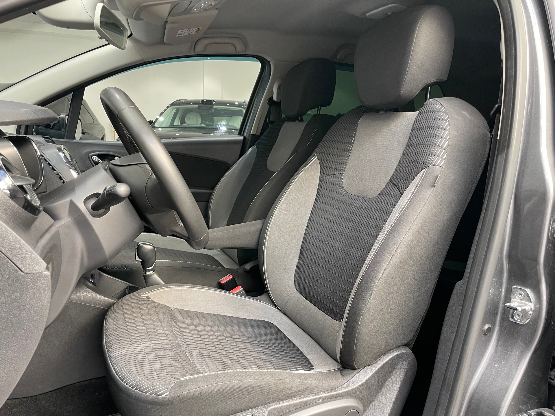 Автомобиль Renault Kaptur 2.0 AT (143 л.с.) 4WD - 8