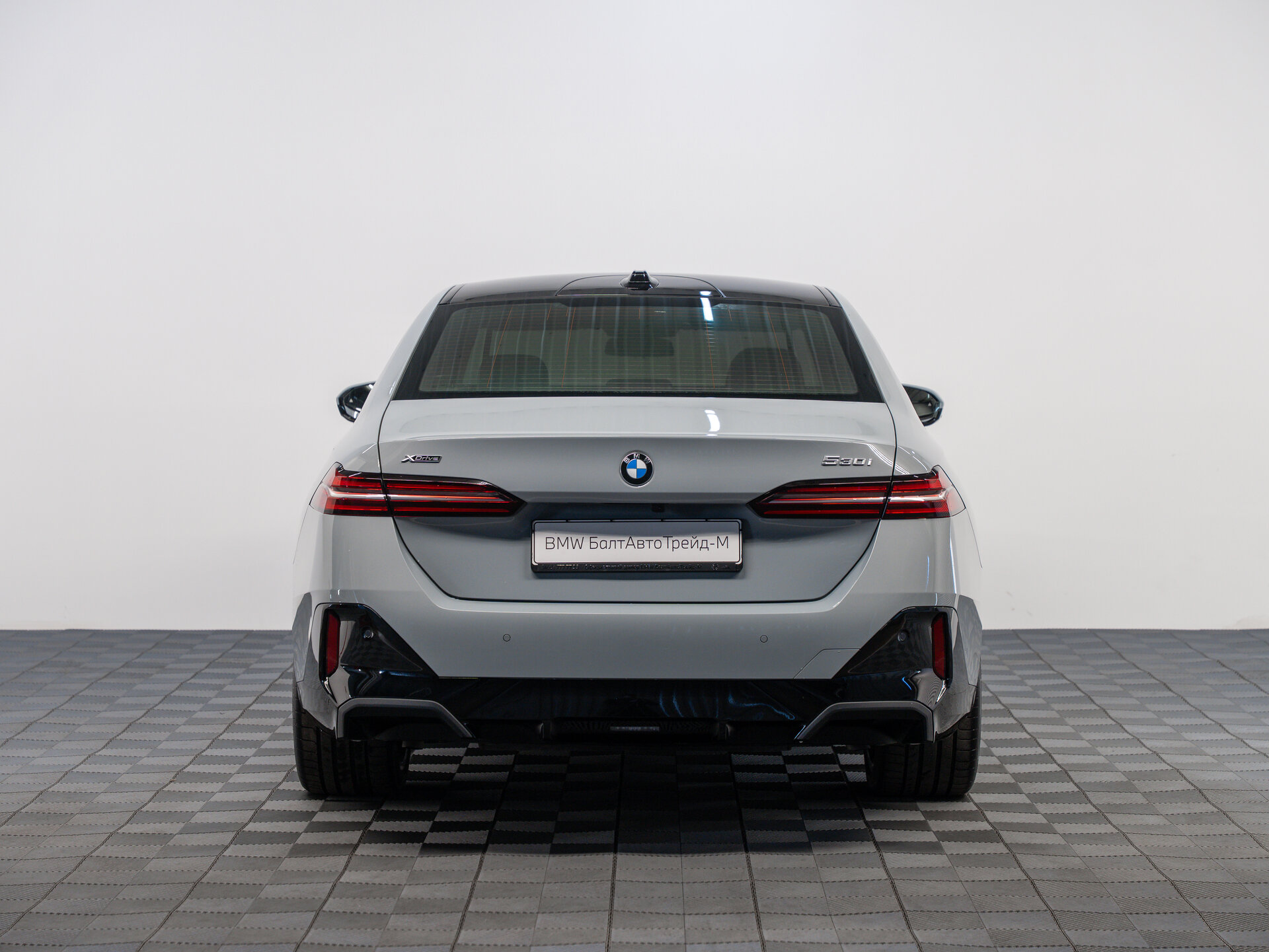Автомобиль BMW 5 серии 530i xDrive 2.0 AT (258 л.с.) 4WD - 7