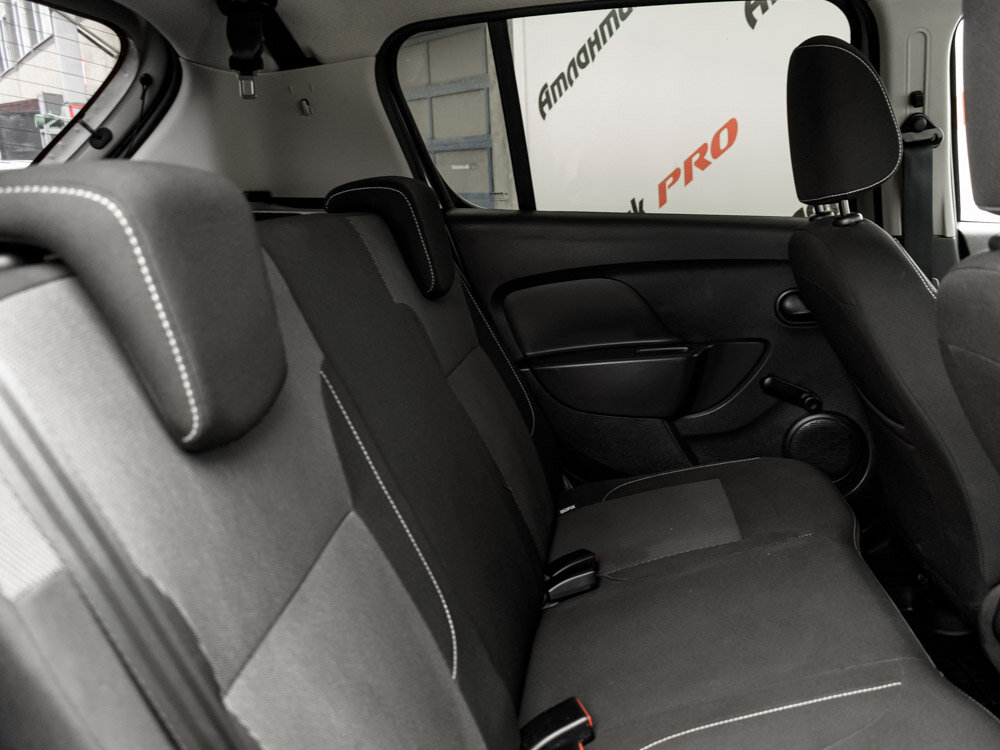 Купить Renault Sandero Stepway 1.6 MT (82 л.с.), 2021 в Екатеренбурге