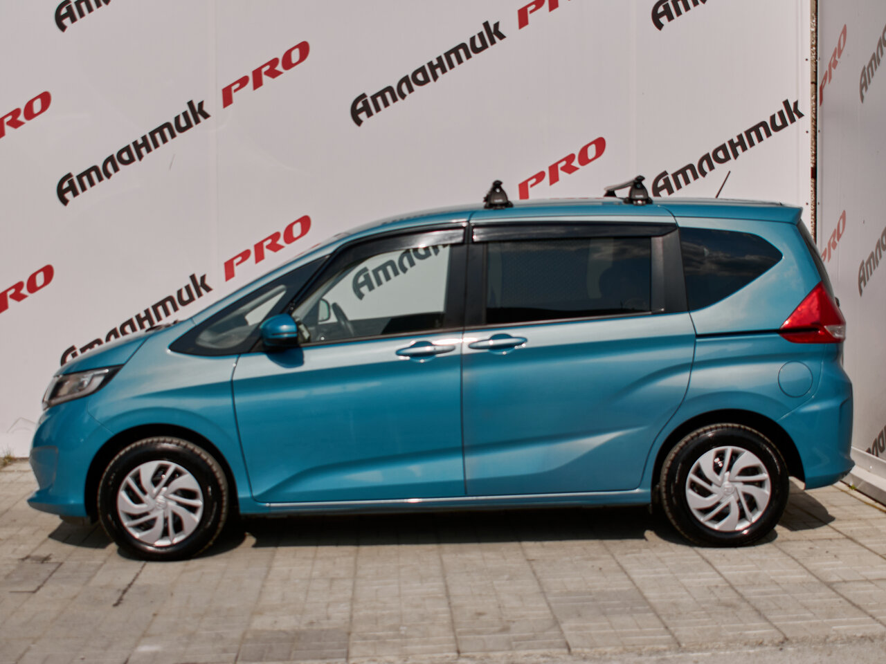 Купить Honda Freed 1.5 CVT (131 л.с.), 2016 в Екатеренбурге