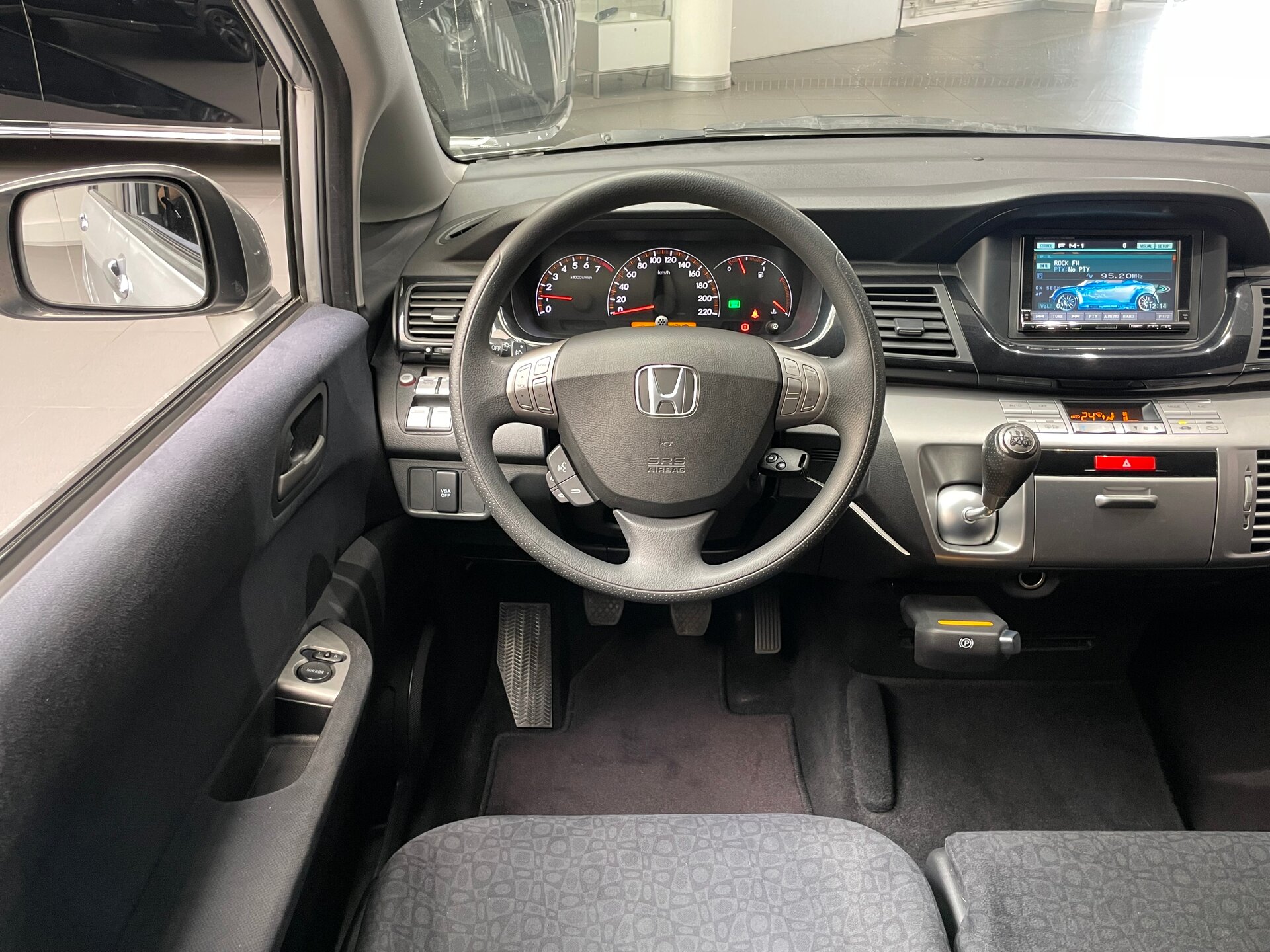 Автомобиль Honda FR-V 2.0 MT (150 л.с.) - 14