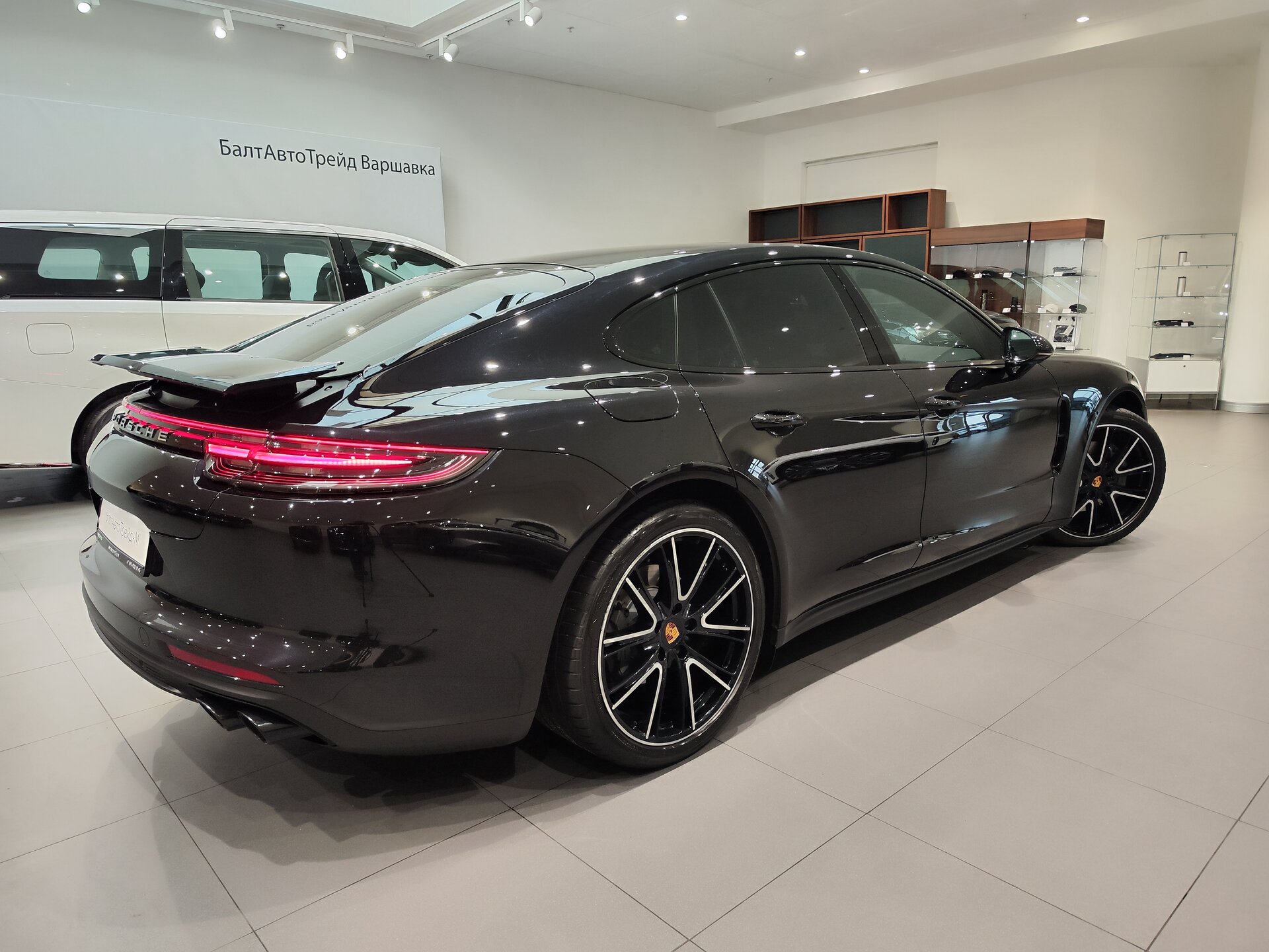 Автомобиль Porsche Panamera 4S 2.9 AMT (440 л.с.) 4WD - 6