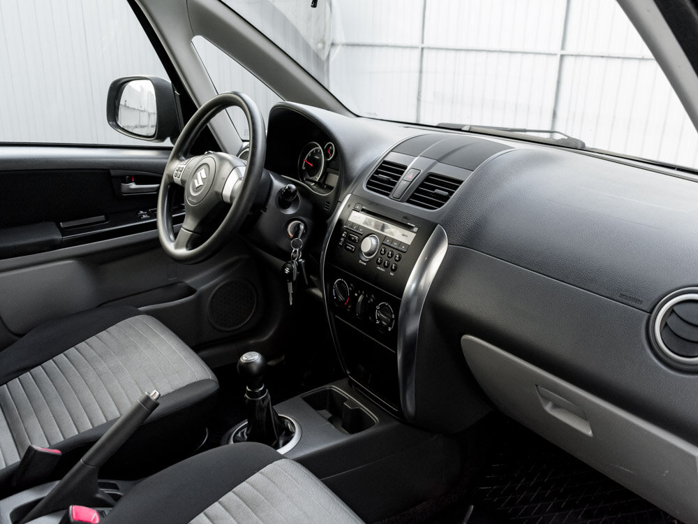 Купить Suzuki SX4 1.6 MT (112 л.с.), 2012 в Екатеренбурге