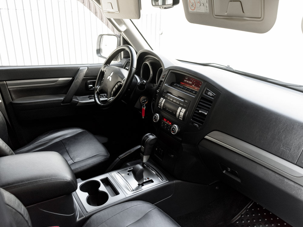 Купить Mitsubishi Pajero 3.0 AT (178 л.с.) 4WD, 2013 в Екатеренбурге