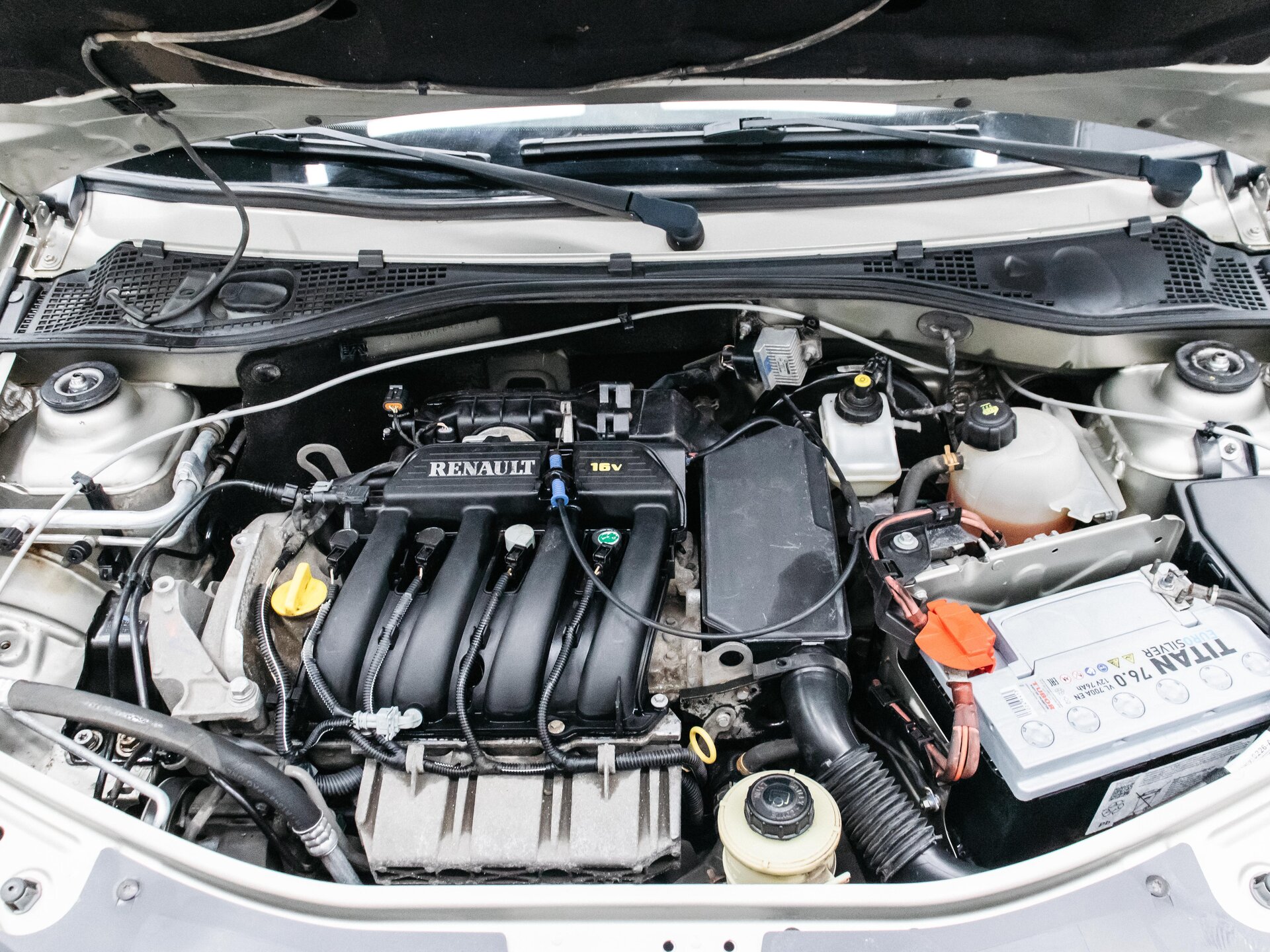 Renault Logan 2010 25