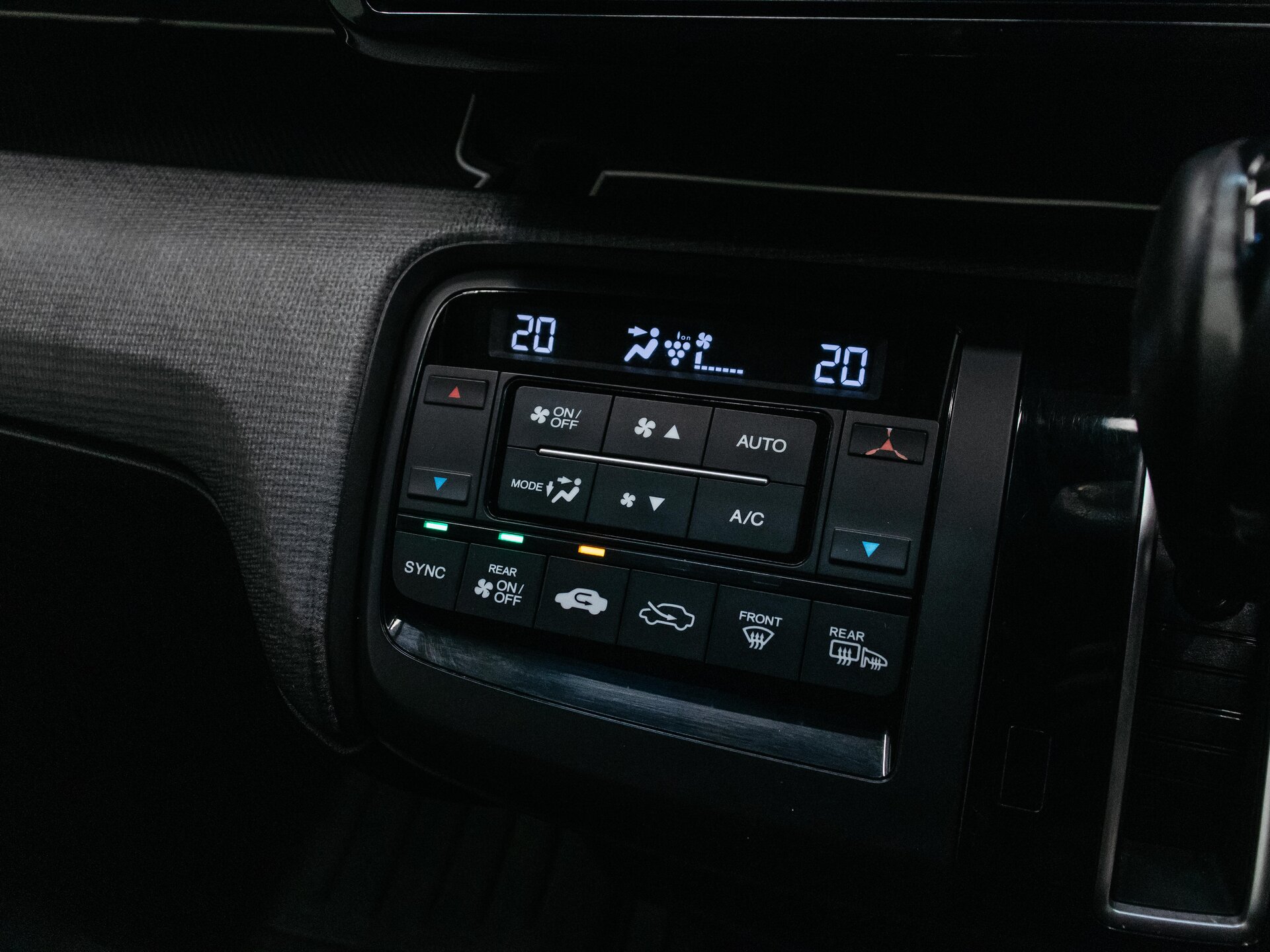 Honda Stepwgn 2015 25