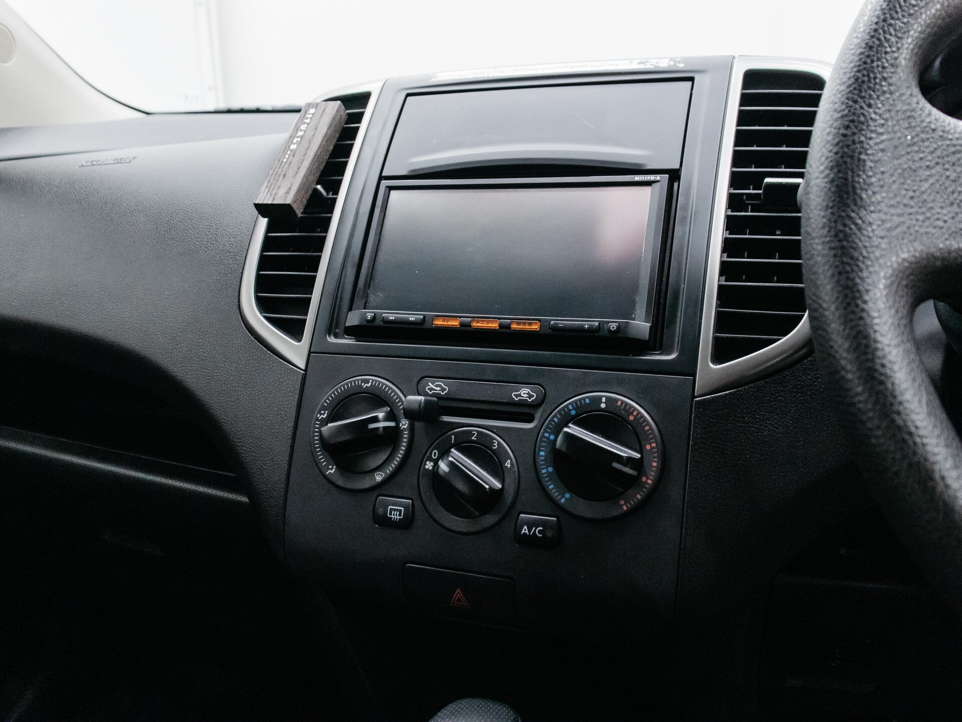 Nissan Wingroad 2018 18