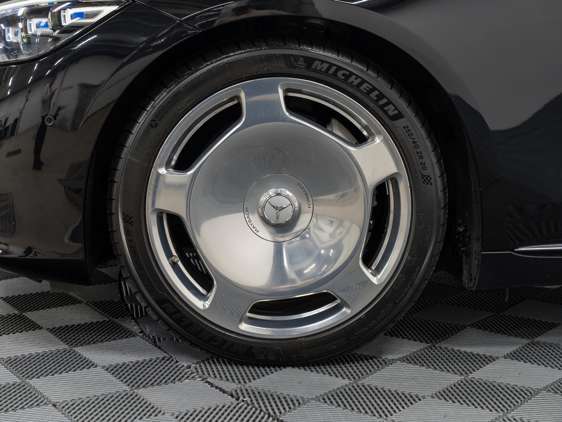Автомобиль Mercedes-Benz Maybach S-Класс 580 4.0 AT (503 л.с.) 4WD - 4