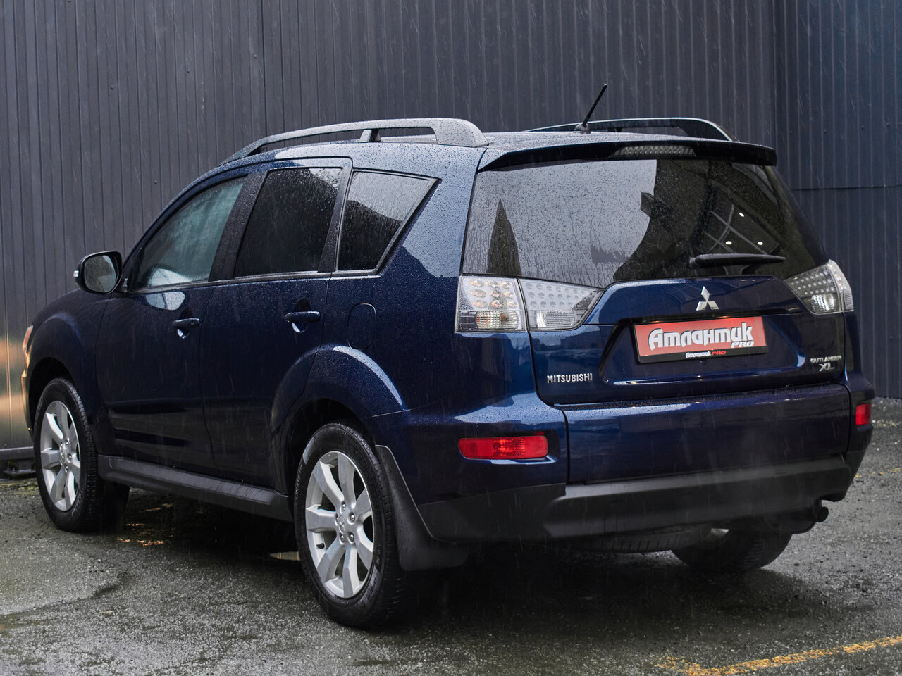 Купить Mitsubishi Outlander 2.4 CVT (170 л.с.) 4WD, 2011 в Екатеренбурге