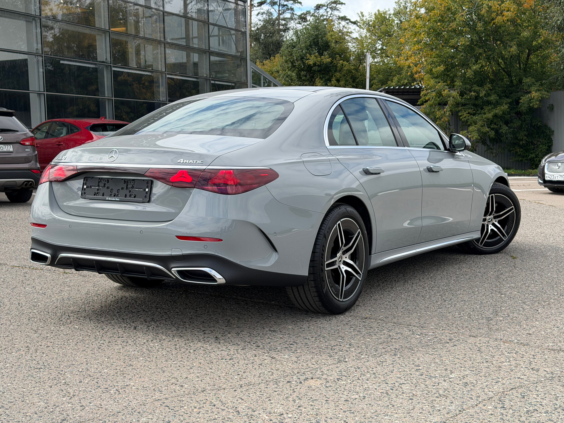 Автомобиль Mercedes-Benz E-Класс 300 2.0 AT (258 л.с.) 4WD - 2