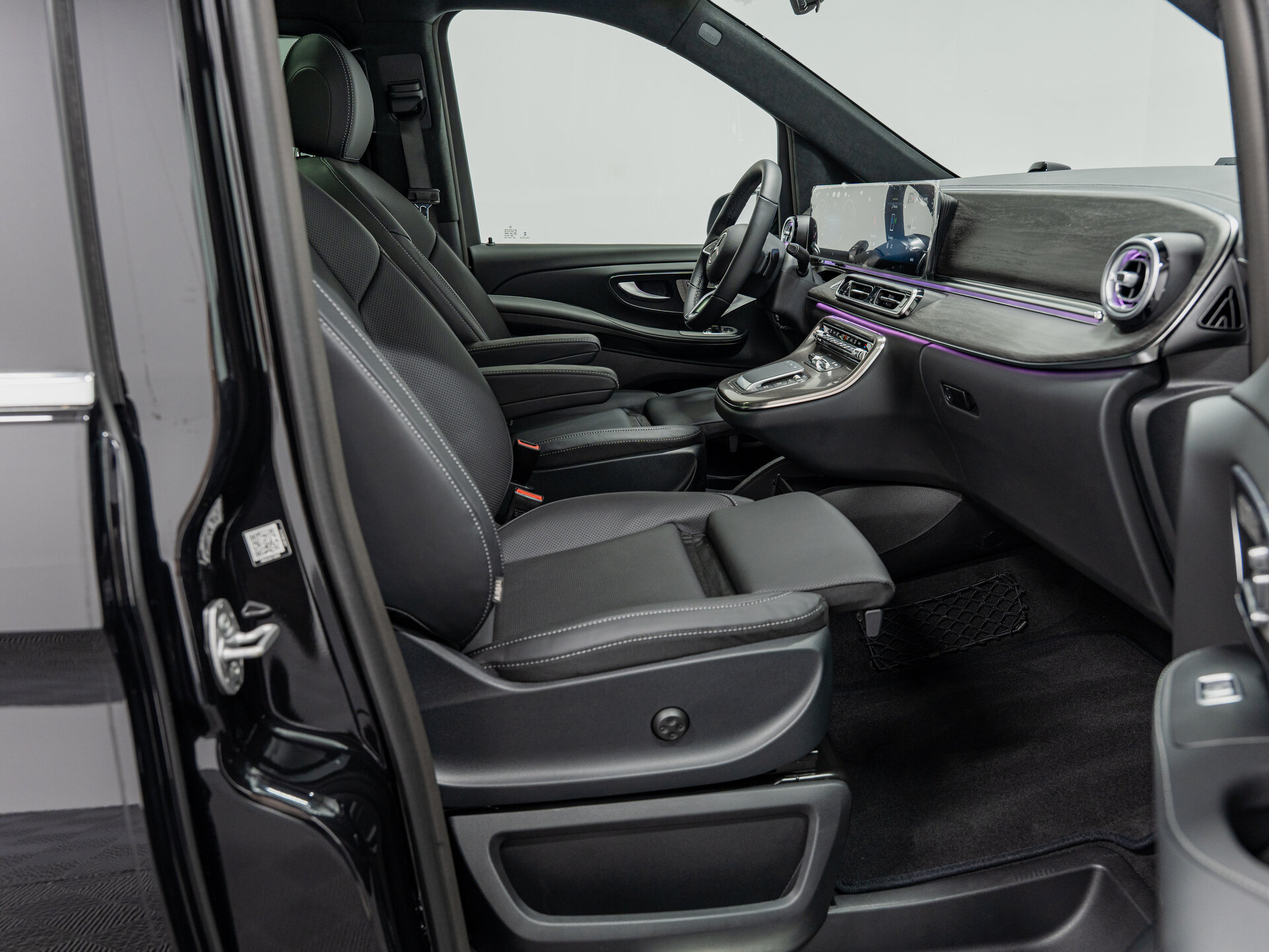 Автомобиль Mercedes-Benz V-Класс 300 d длинный 2.0d AT (237 л.с.) 4WD - 13