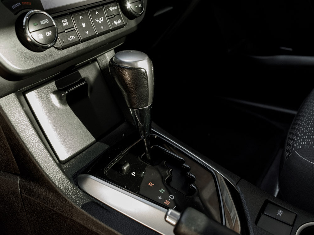 Купить Toyota Corolla 1.8 CVT (140 л.с.), 2013 в Екатеренбурге