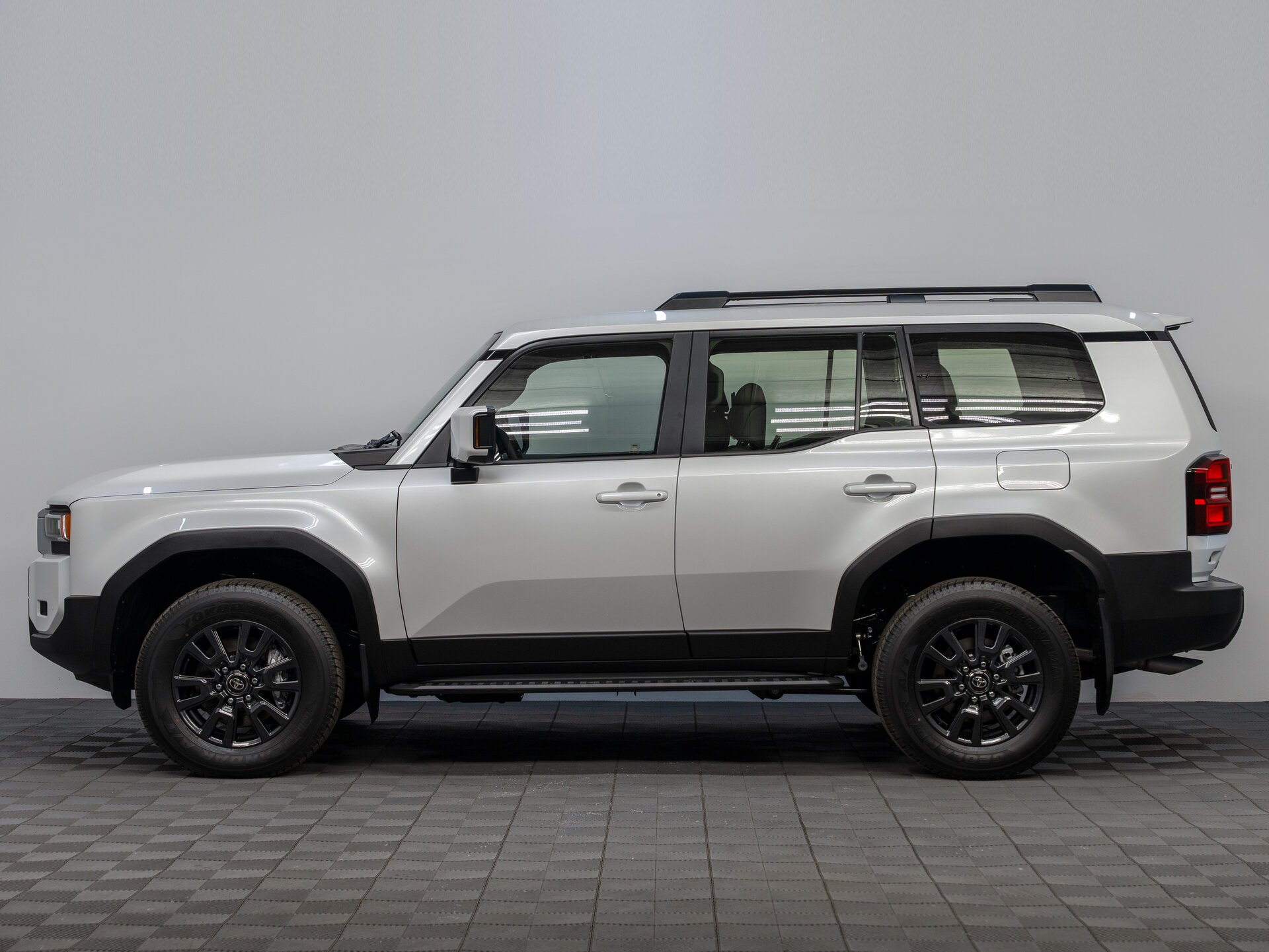 Автомобиль Toyota Land Cruiser Prado 2.8d AT (204 л.с.) 4WD - 8