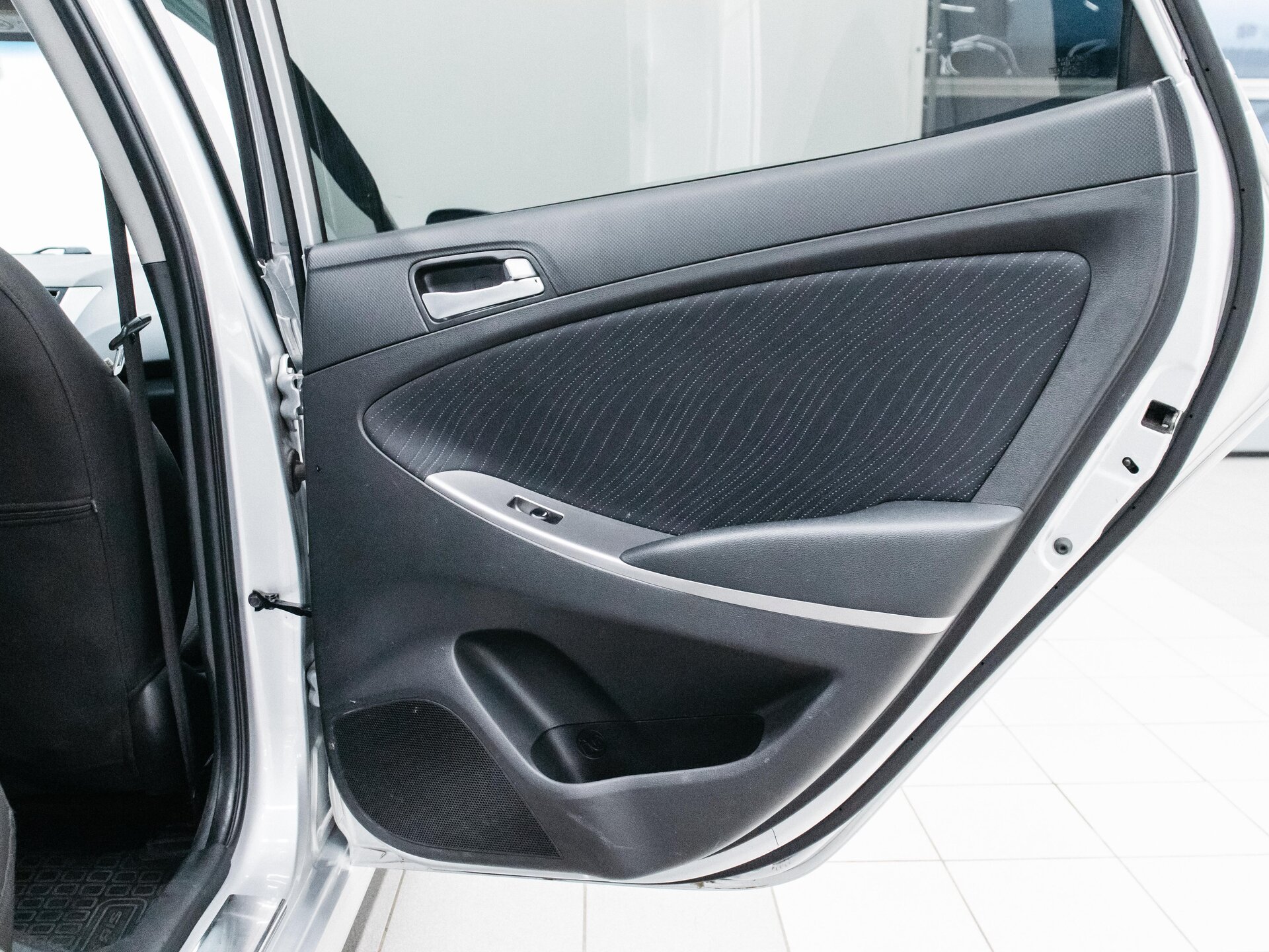 Hyundai Solaris 2015 24