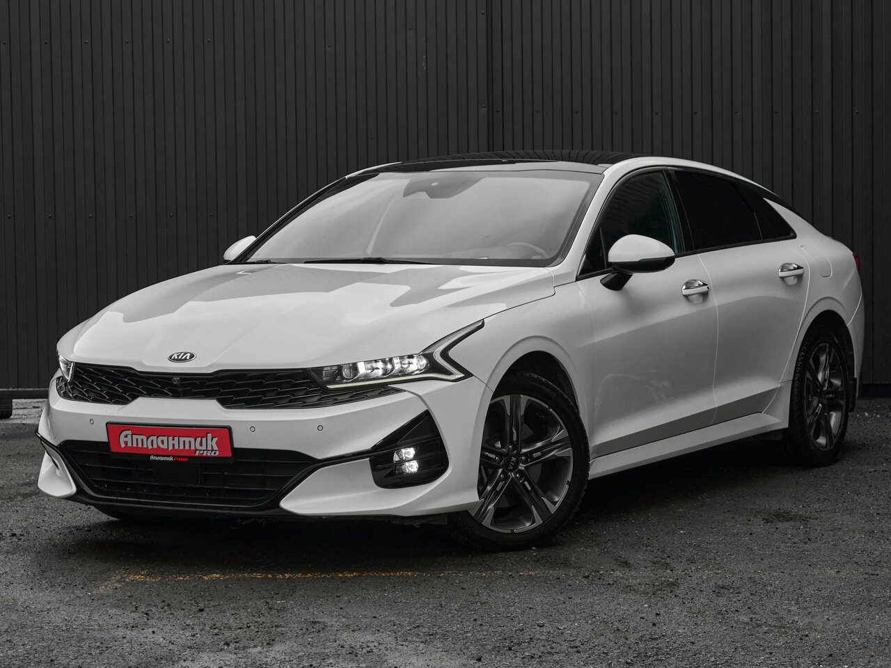 Купить Kia K5 2.5 AT (194 л.с.), 2021 в Екатеренбурге