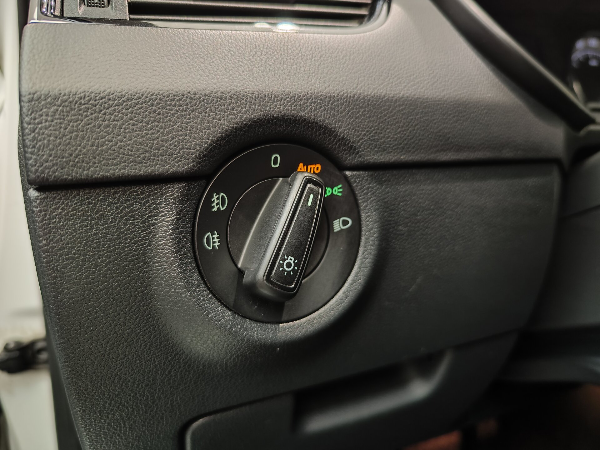 Автомобиль Skoda Octavia 1.8 AMT (180 л.с.) - 20