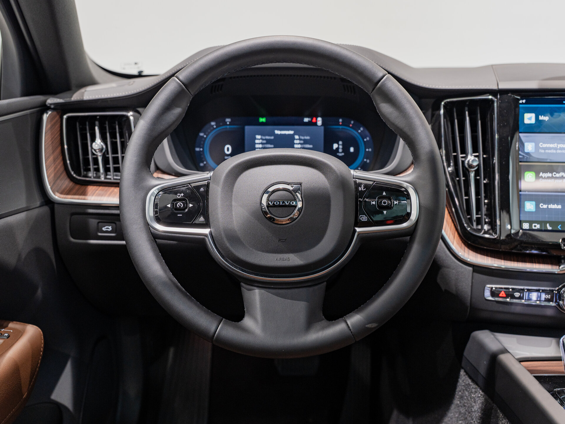 Автомобиль Volvo XC60 2.0 AT (250 л.с.) 4WD - 13