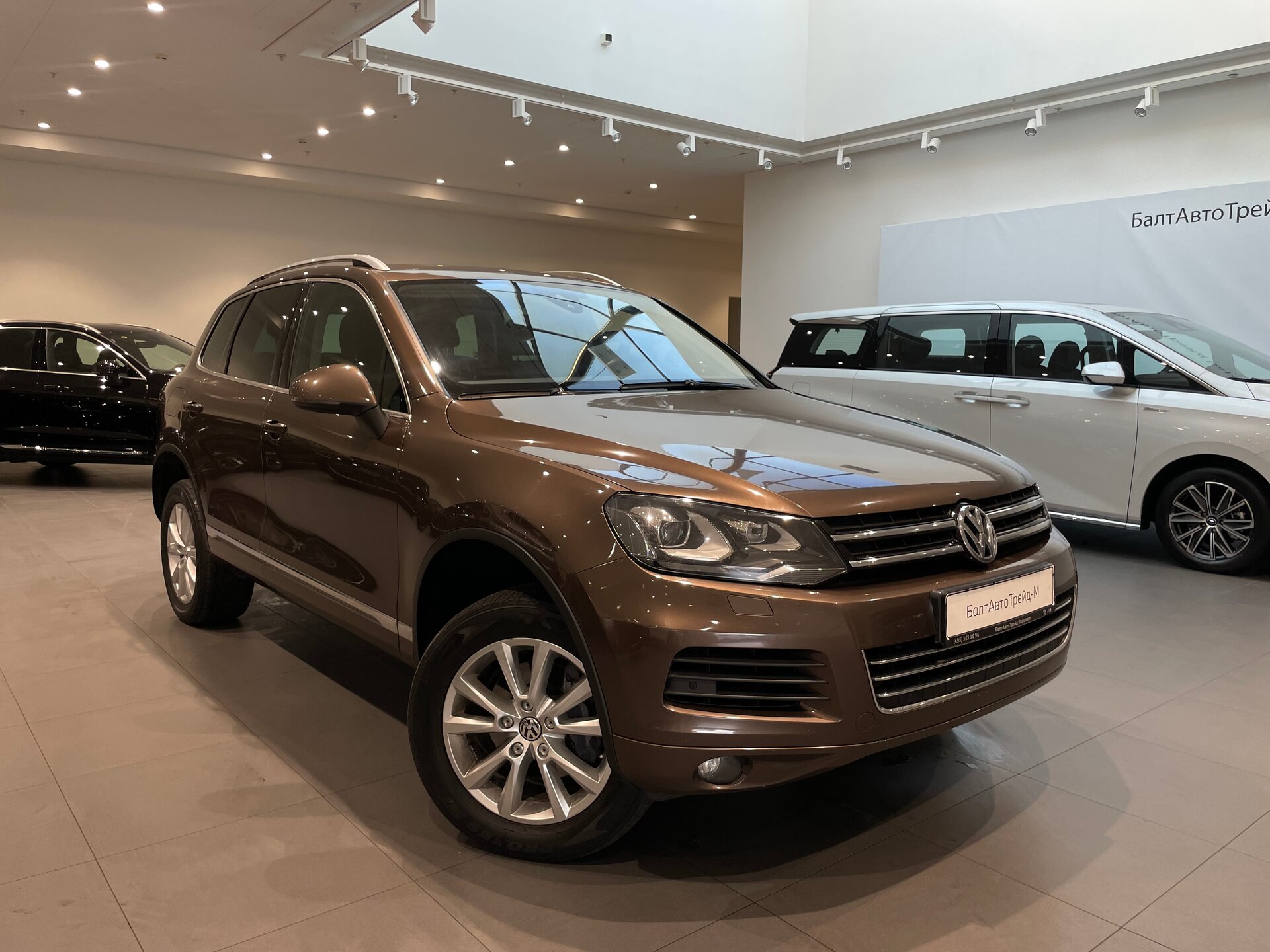 Автомобиль Volkswagen Touareg 3.6 AT (249 л.с.) 4WD - 3