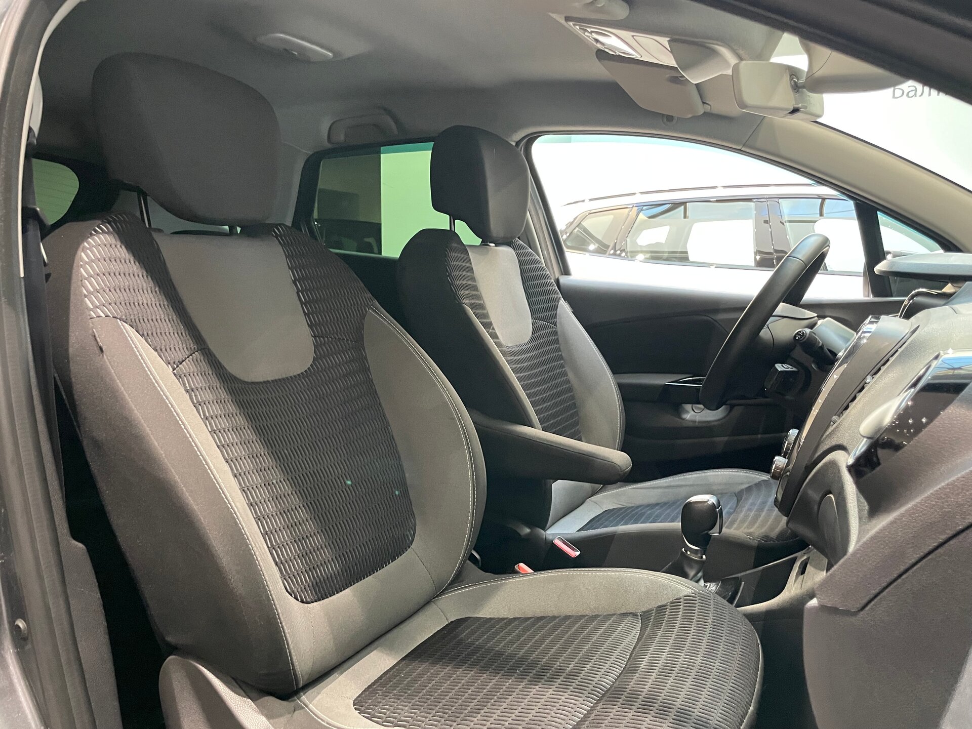 Автомобиль Renault Kaptur 2.0 AT (143 л.с.) 4WD - 12