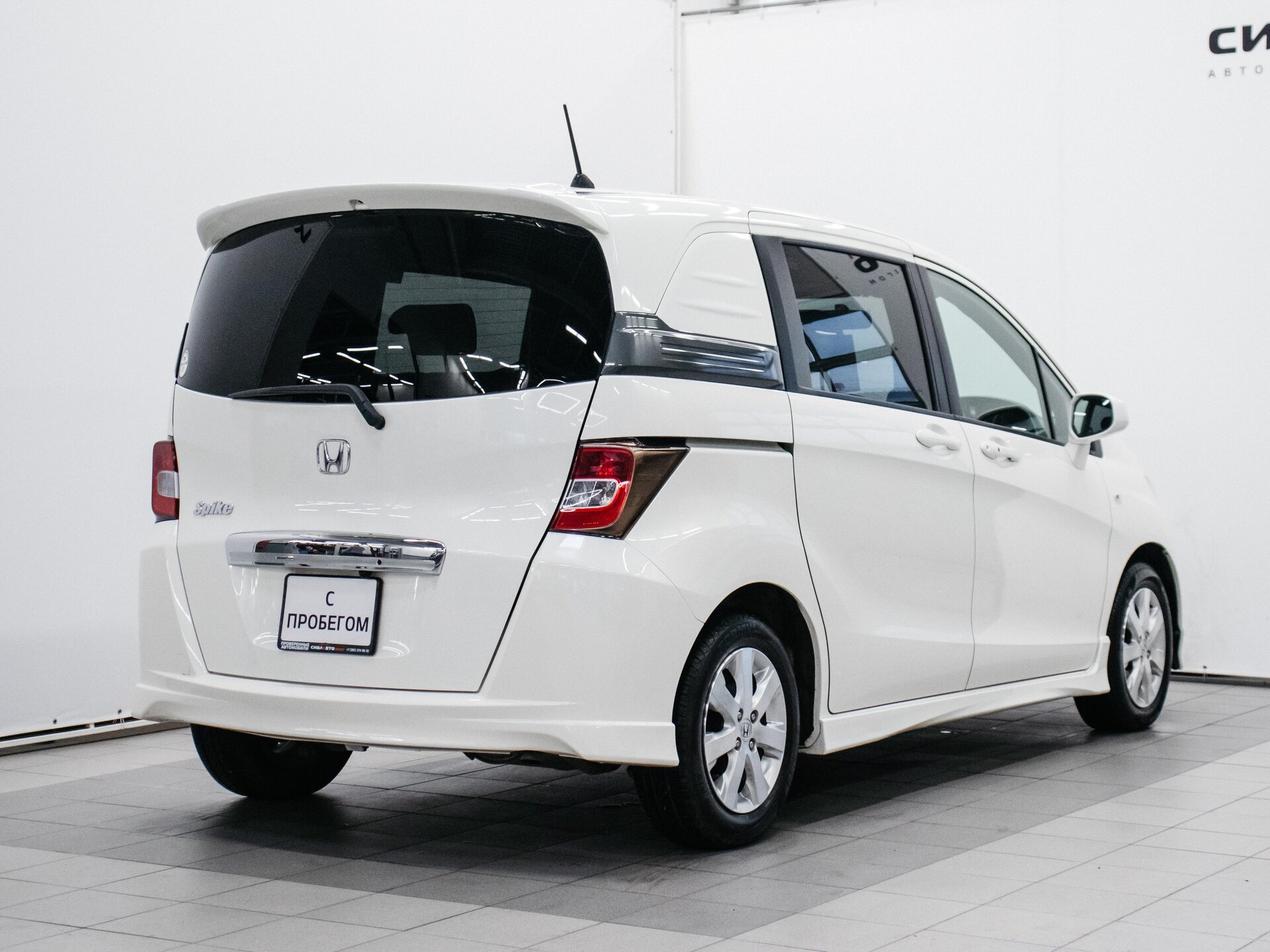Honda Freed 2010 4