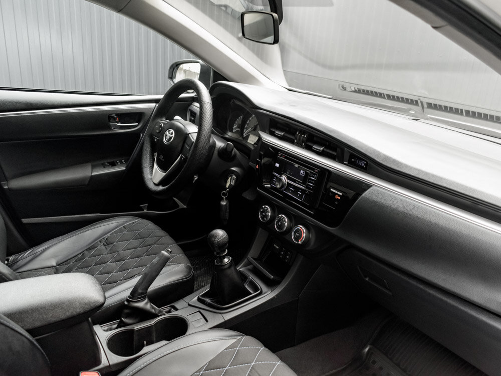 Купить Toyota Corolla 1.6 MT (122 л.с.), 2013 в Екатеренбурге