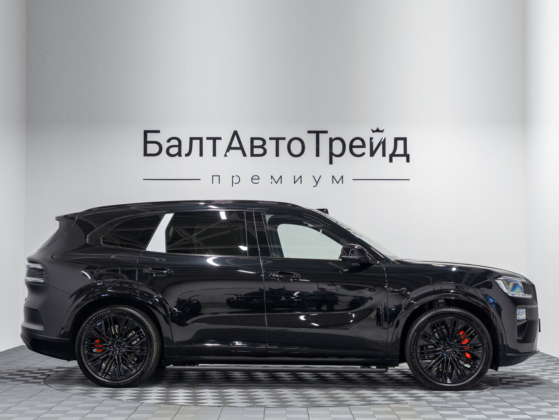 Автомобиль Zeekr 8X 70 kWh 2.0hyb AT (898 л.с.) 4WD - 6